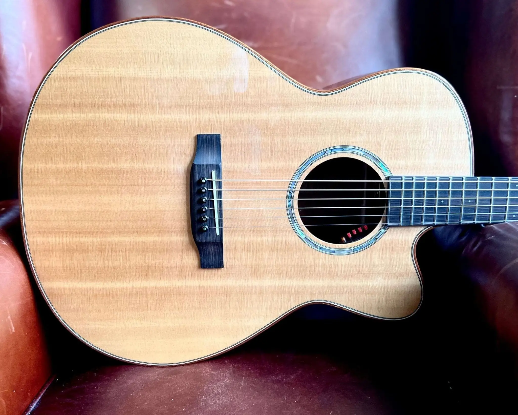 Auden Artist Mahogany Series - Austin Spruce Cutaway - Image 24