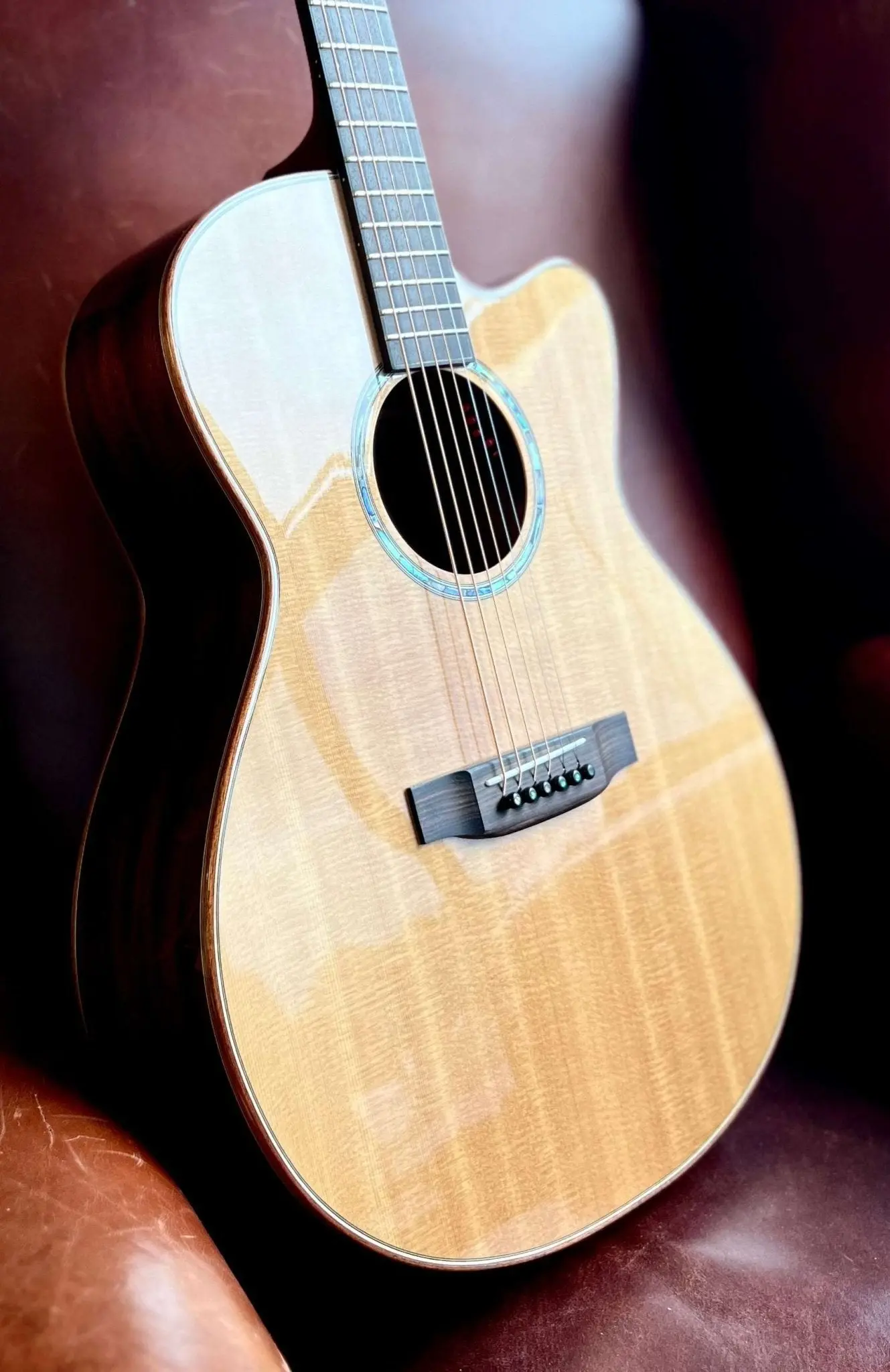Auden Artist Mahogany Series - Austin Spruce Cutaway - Image 7