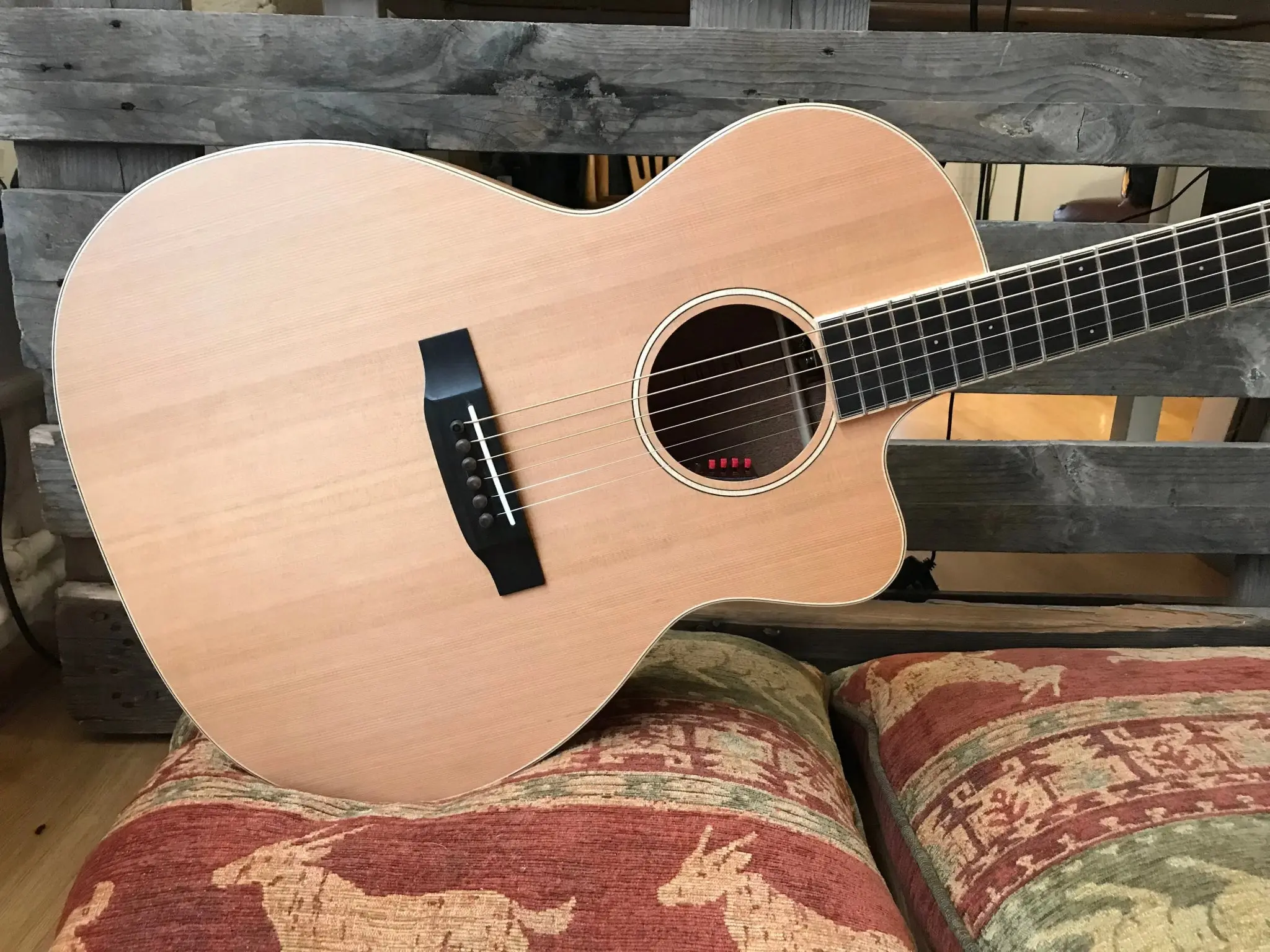 Auden Neo Series - Chester Cutaway - Image 33