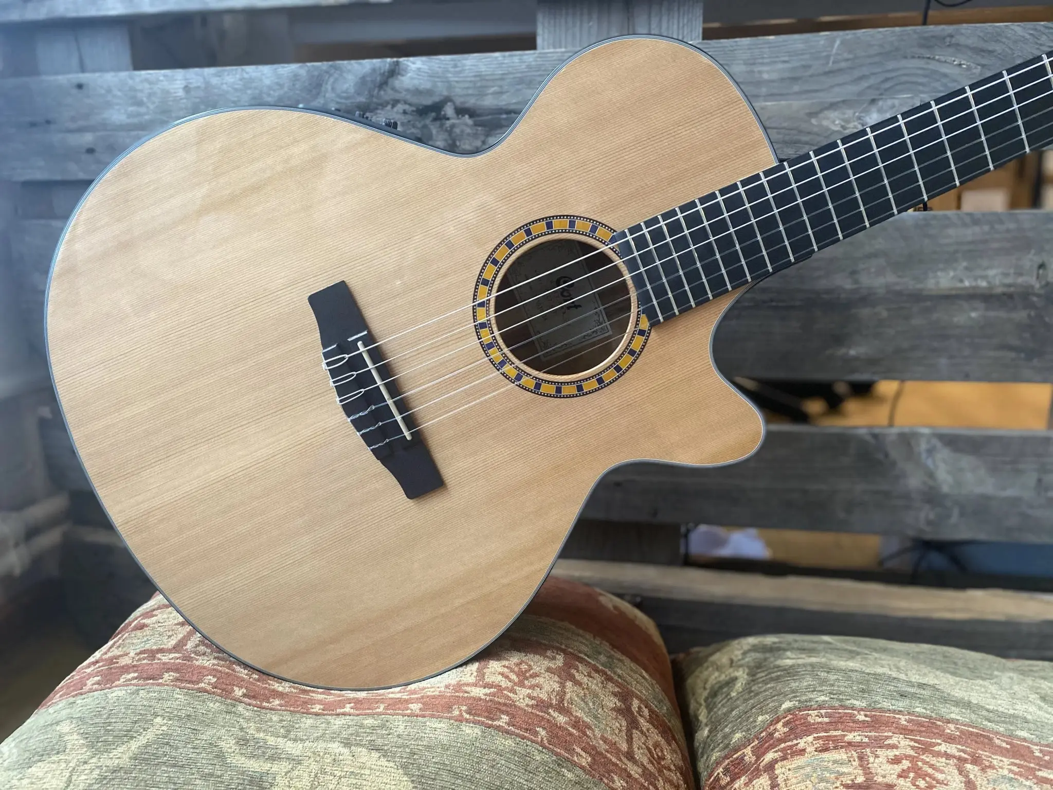 Cort CEC7, Slimline Electro Acoustic Nylon Guitar - Image 7
