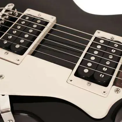 Cort CR100 Black Electric Guitar - Image 6
