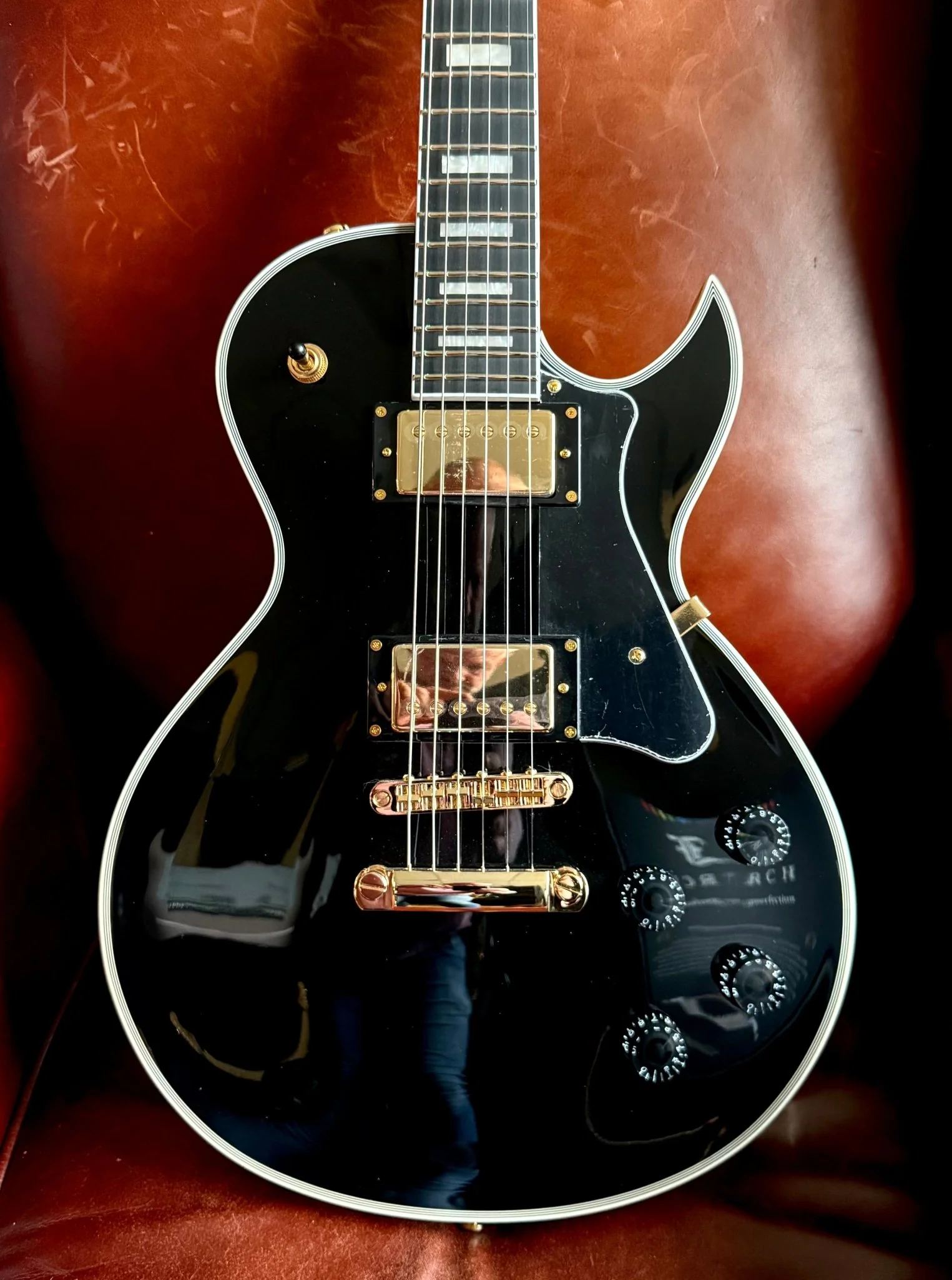 Cort CR270 Black Electric Guitar.  The "Vintage Guitas Beater" - Image 11