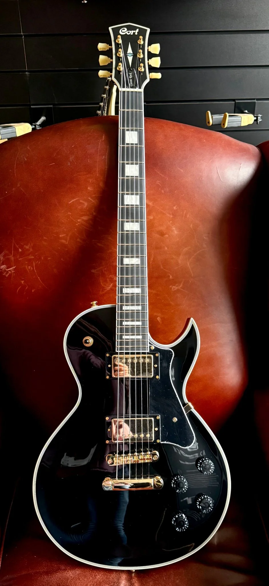 Cort CR270 Black Electric Guitar.  The "Vintage Guitas Beater" - Image 12
