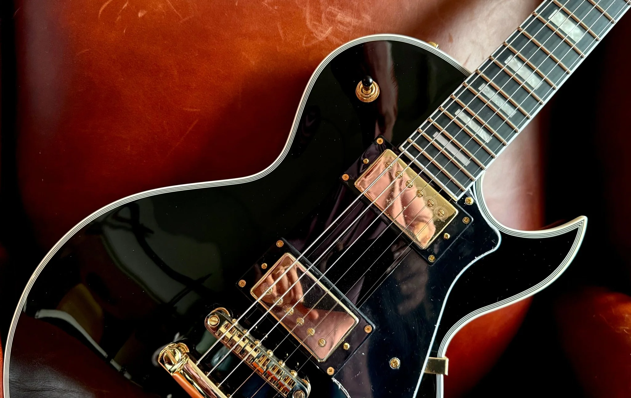 Cort CR270 Black Electric Guitar.  The "Vintage Guitas Beater" - Image 8