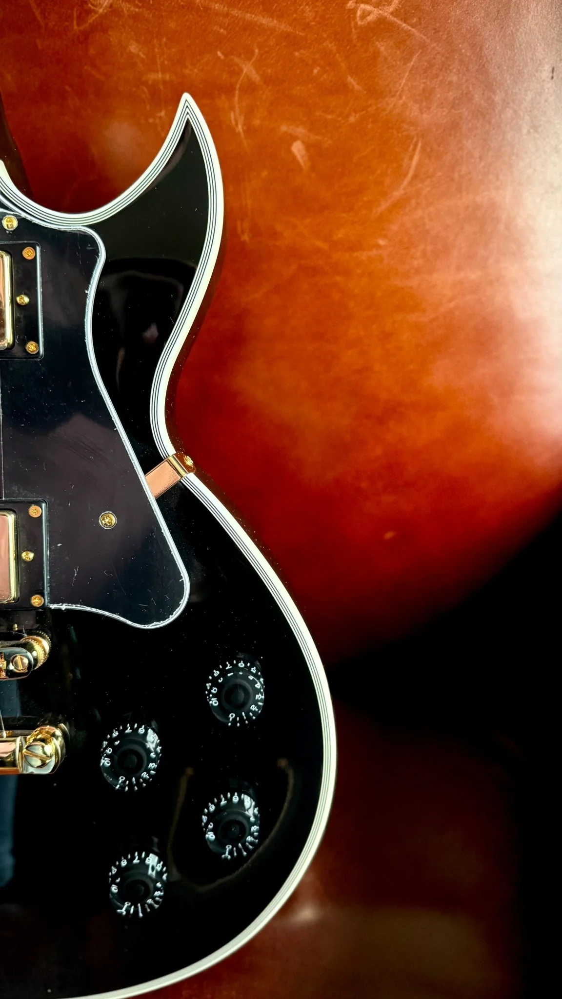 Cort CR270 Black Electric Guitar.  The "Vintage Guitas Beater" - Image 9