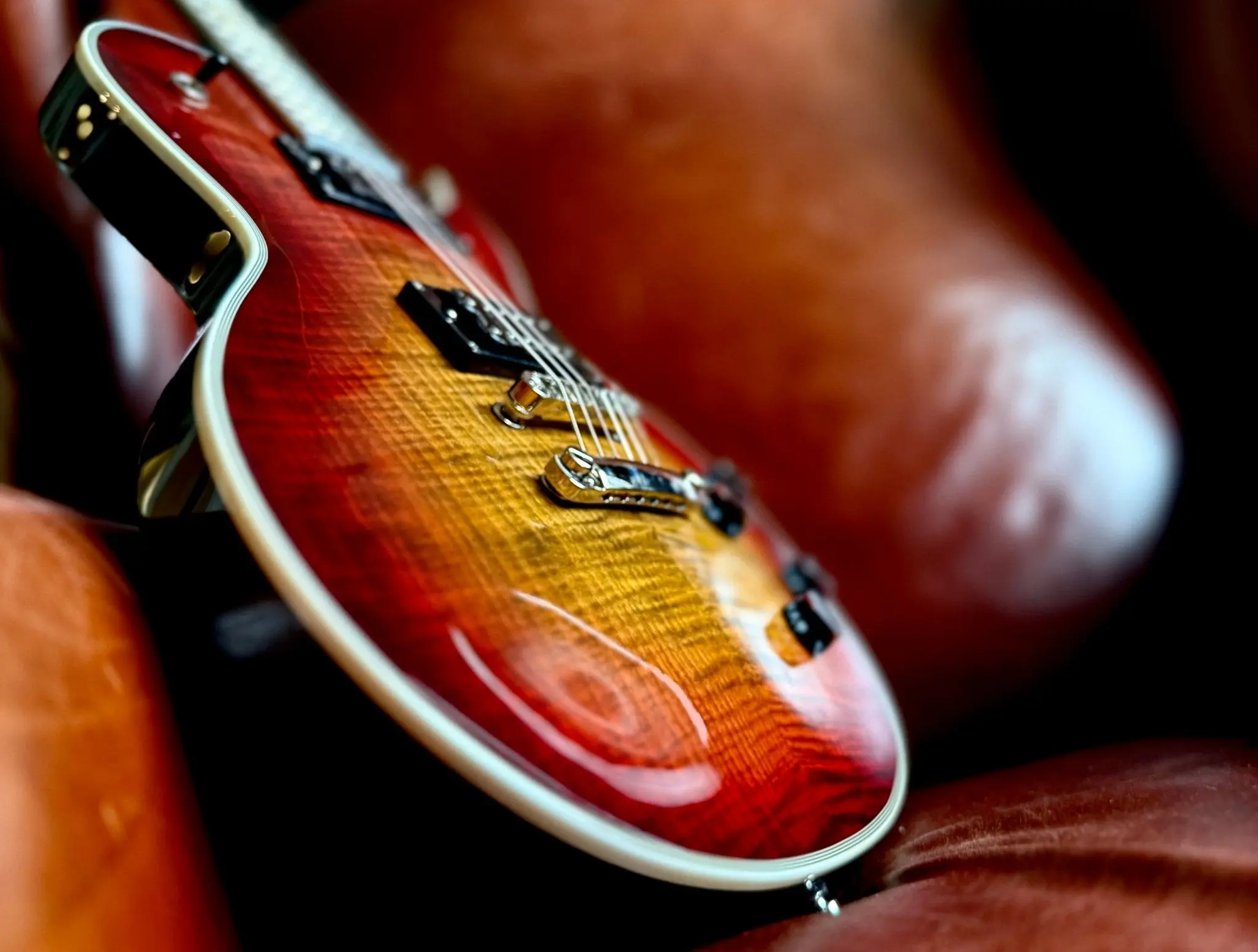 Cort CR300 Deluxe Flaming Burst Electric Guitar - Image 9