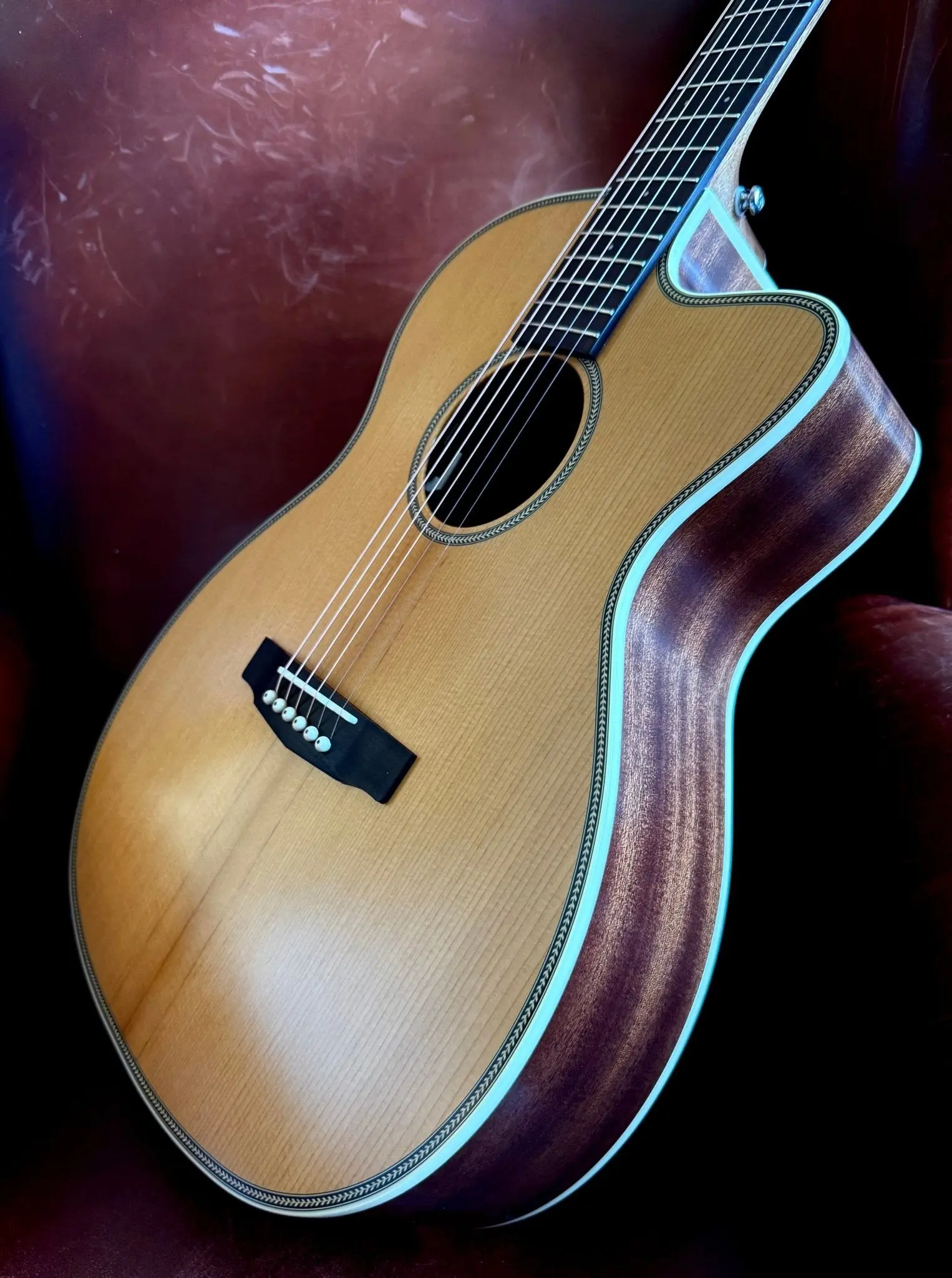 Cort ESSENCE-OC4 NSG Electro Acoustic Guitar - Image 10