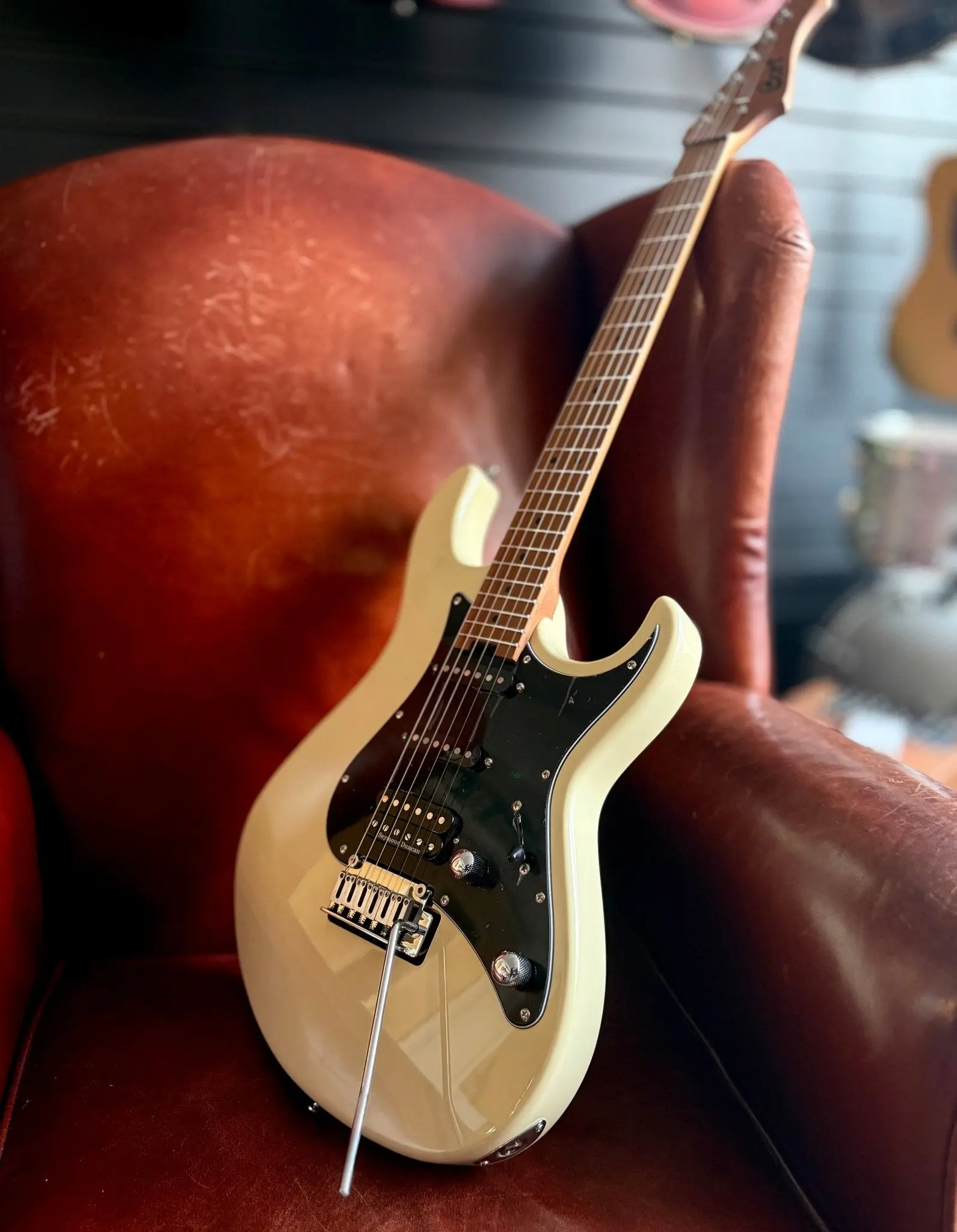 Cort G290 Modern Military Beige Electric Guitar - Image 4