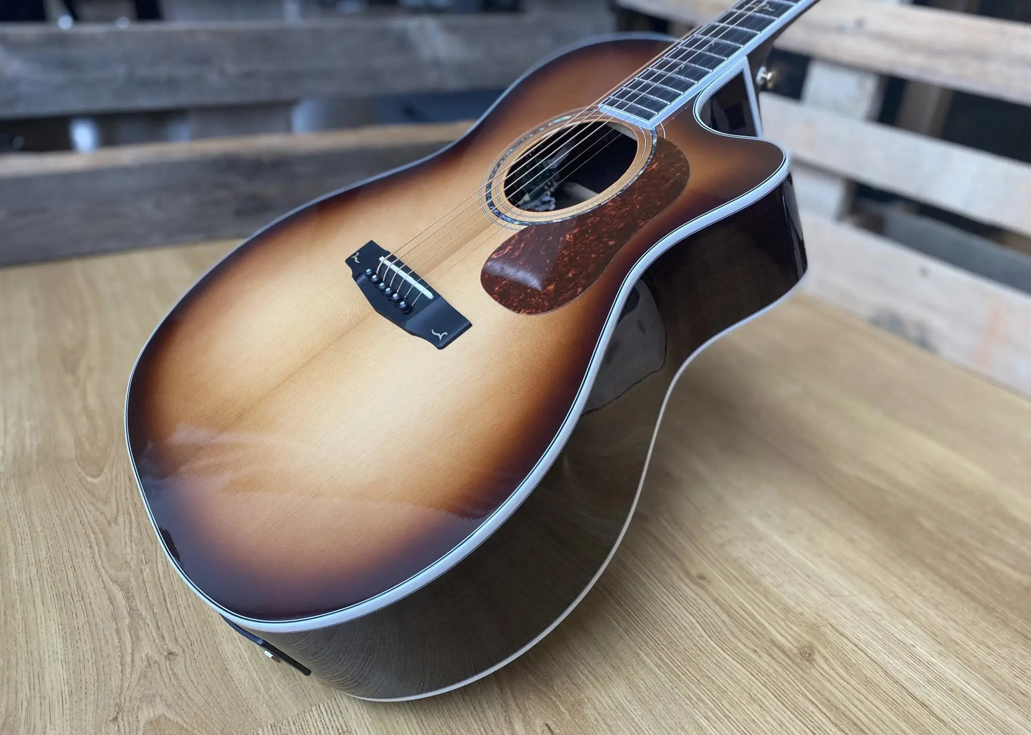 Cort Gold Electro Acoustic A8 Electro Acoustic Guitar w/case Lightburst - Image 10
