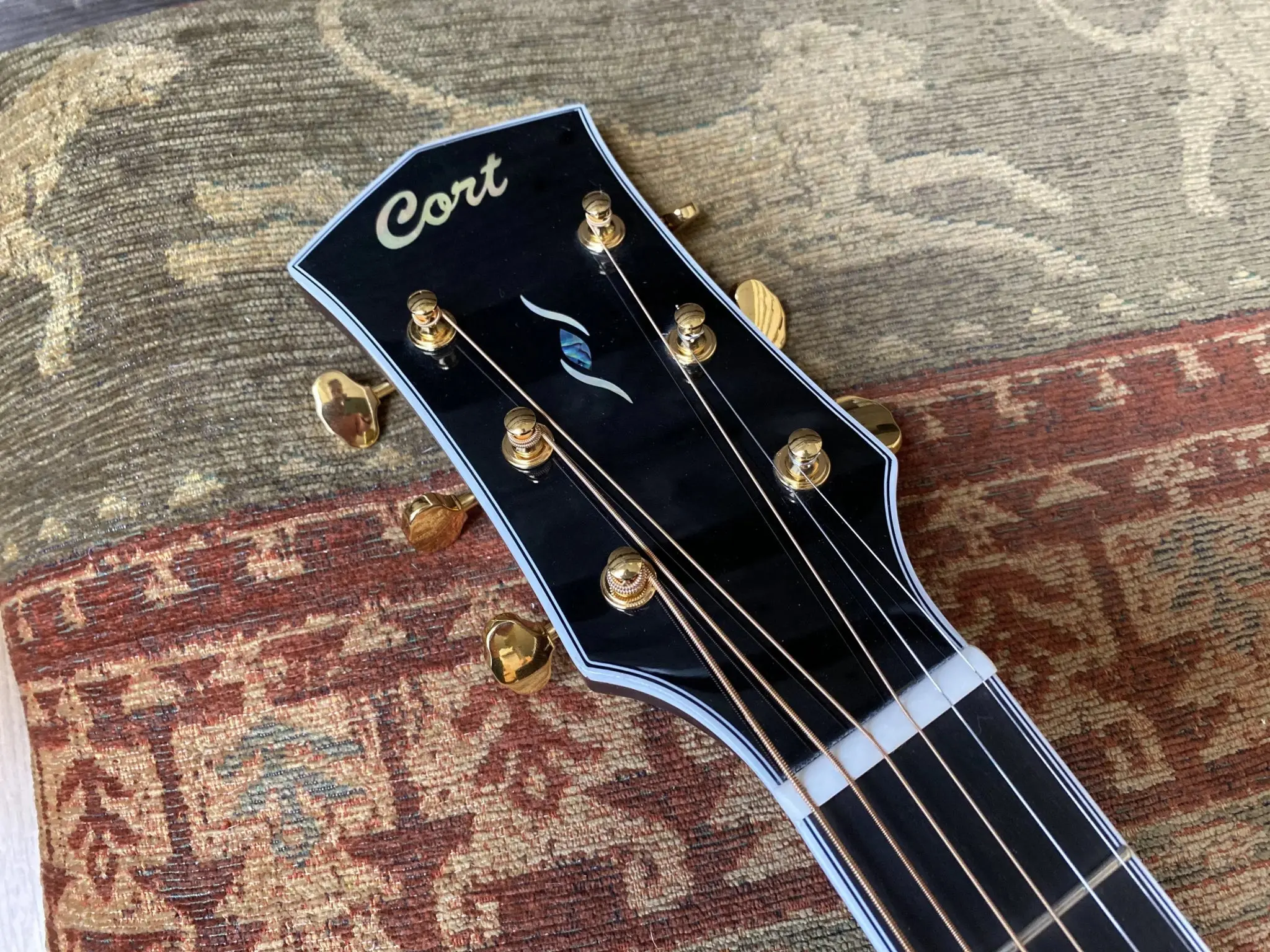 Cort Gold Electro Acoustic A8 Electro Acoustic Guitar w/case Lightburst - Image 15