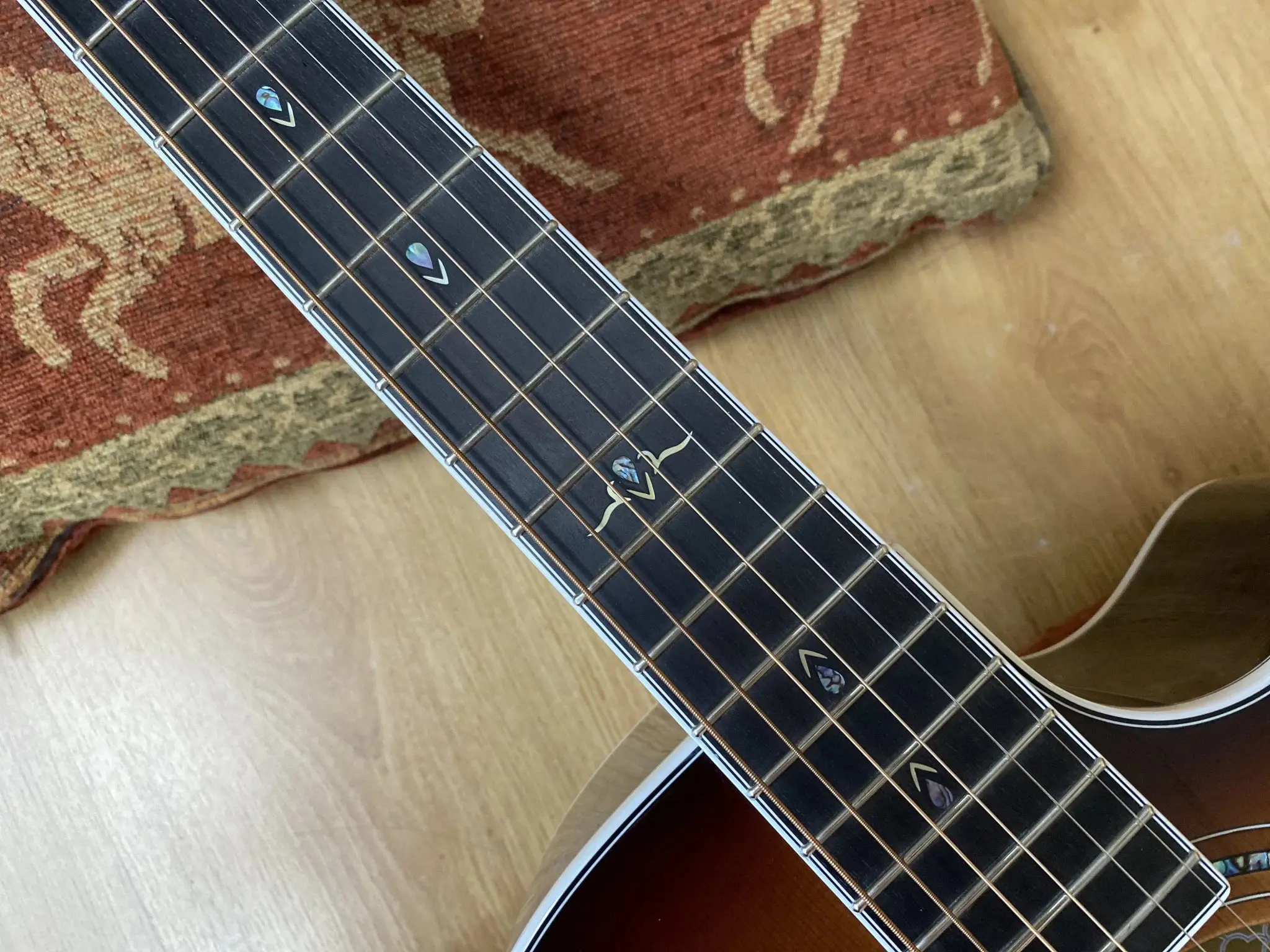 Cort Gold Electro Acoustic A8 Electro Acoustic Guitar w/case Lightburst - Image 16