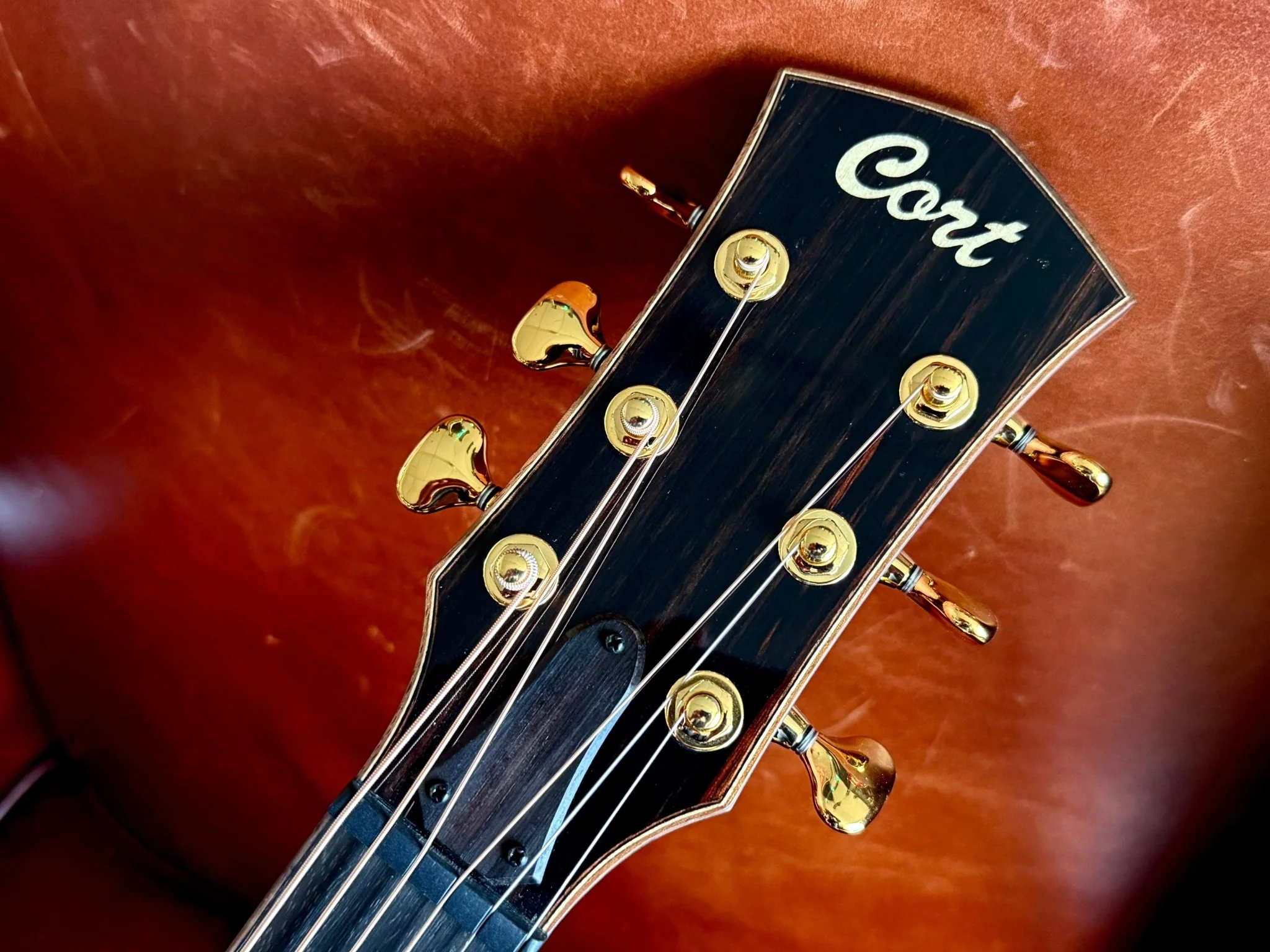 Cort Modern Tobacco Burst Electro Acoustic Guitar with Case  Inc. Fishman Matrix - Image 7