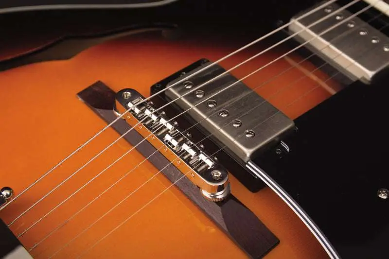 Cort Yorktown Hollowbody w/Bag Tobacco Burst - Image 16