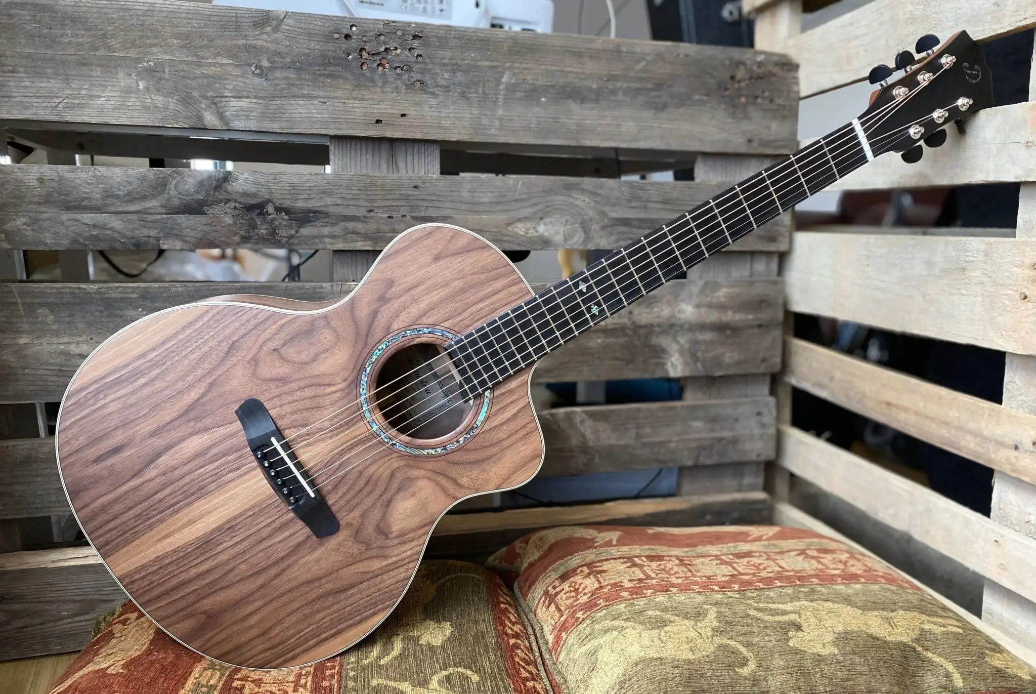 Dowina Walnut Tribute GAC Acoustic Guitar - Image 23