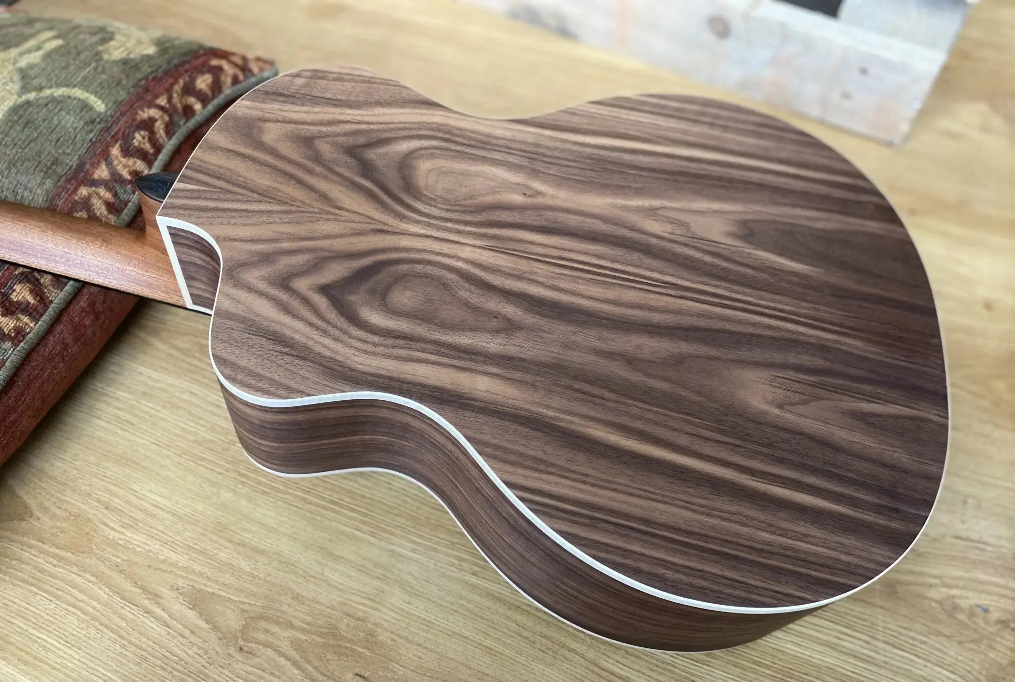 Dowina Walnut Tribute GAC Acoustic Guitar - Image 25