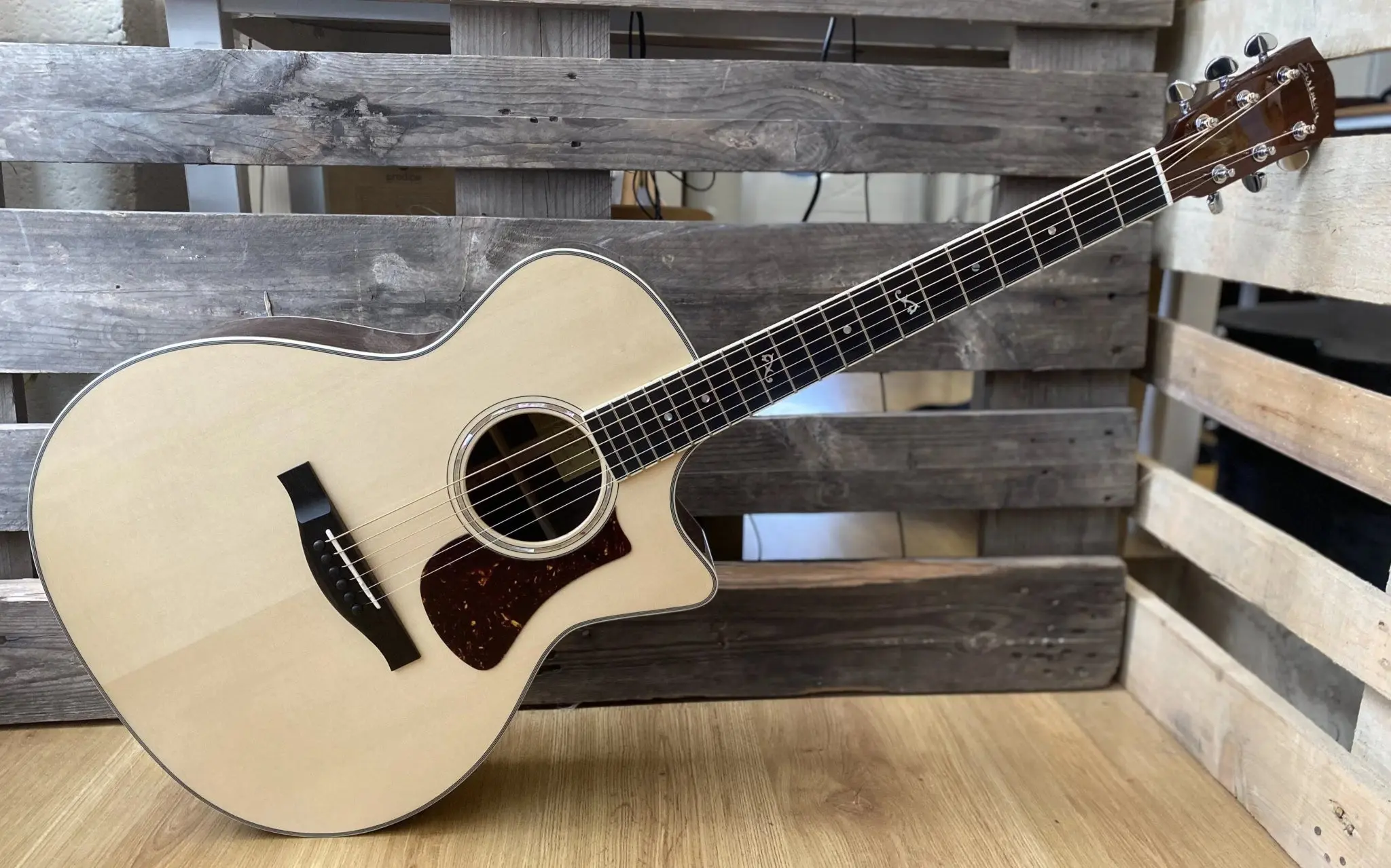 Eastman AC422CE Grand Auditorium Electro Acoustic Guitar w/ cutaway and LR Baggs VTC  (Price inc. Custom Pro Setup Package) - Image 7