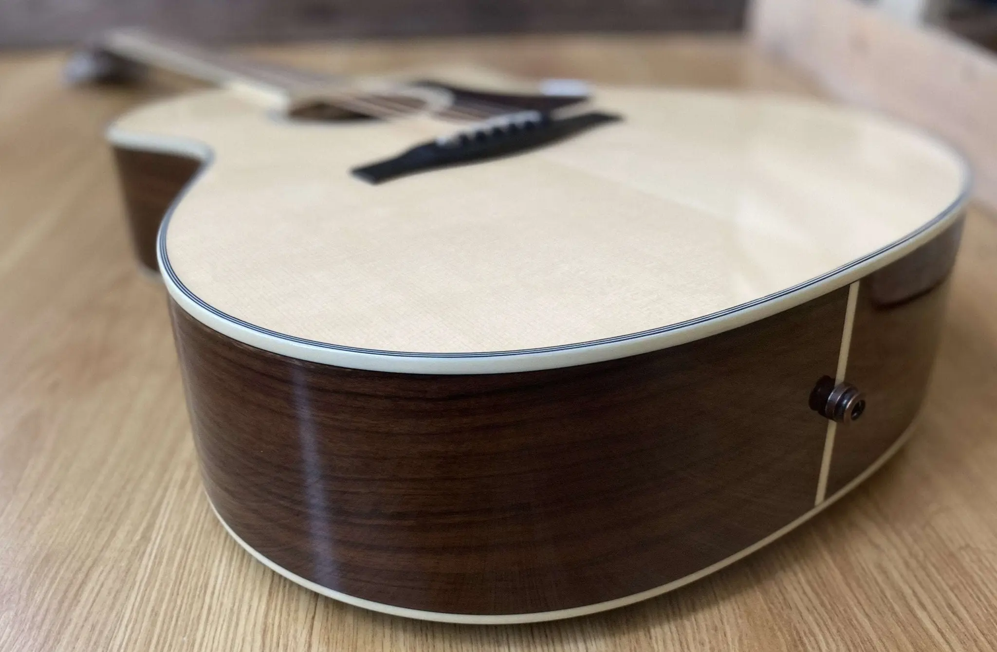 Eastman AC422CE Grand Auditorium Electro Acoustic Guitar w/ cutaway and LR Baggs VTC  (Price inc. Custom Pro Setup Package) - Image 9