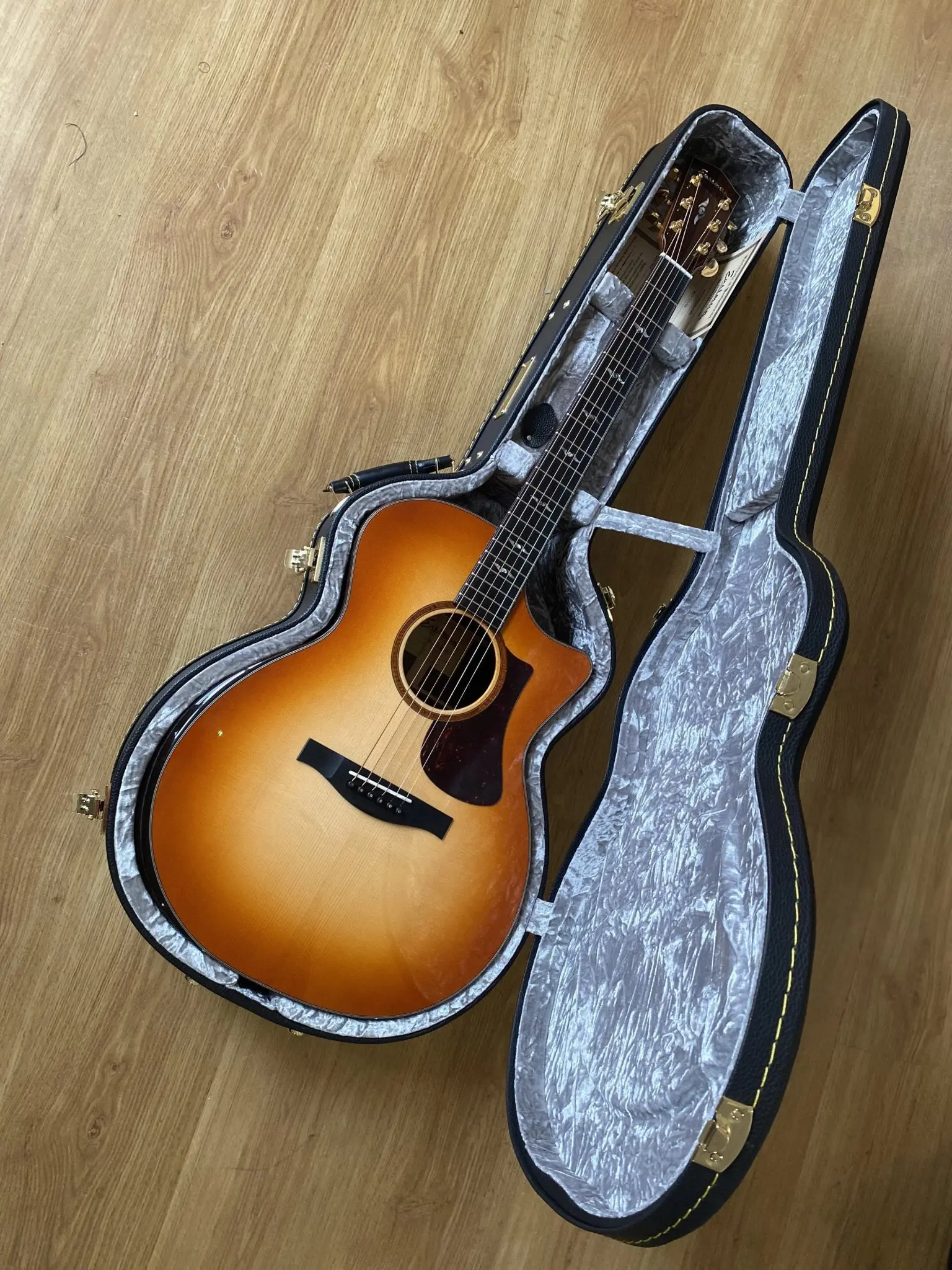 Eastman AC722CE-DF Grand Auditorium w/ cutaway  (Price inc. Custom Pro Setup Package) - Image 10