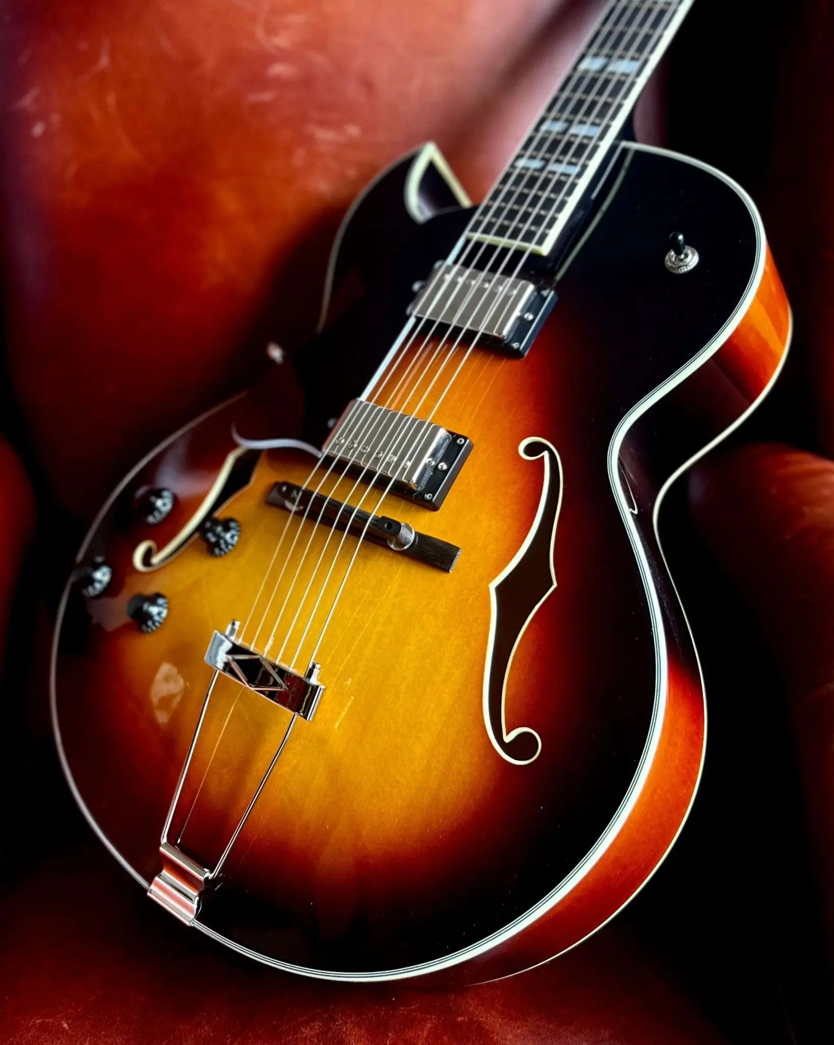 Eastman AR372LCE-SB Left Handed Archtop Guitar  (Price inc. Custom Pro Setup Package) - Image 2
