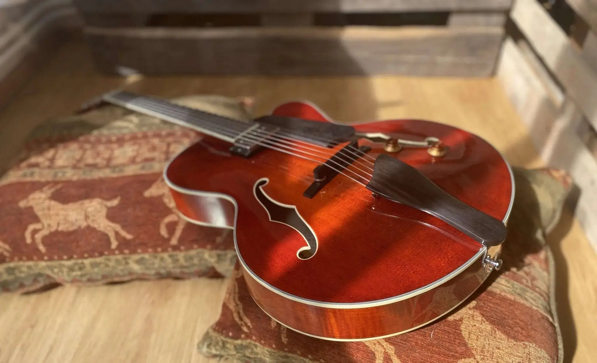 Eastman AR503CE (Custom Pro Exclusive) Solid Carved Top Archtop - Image 3