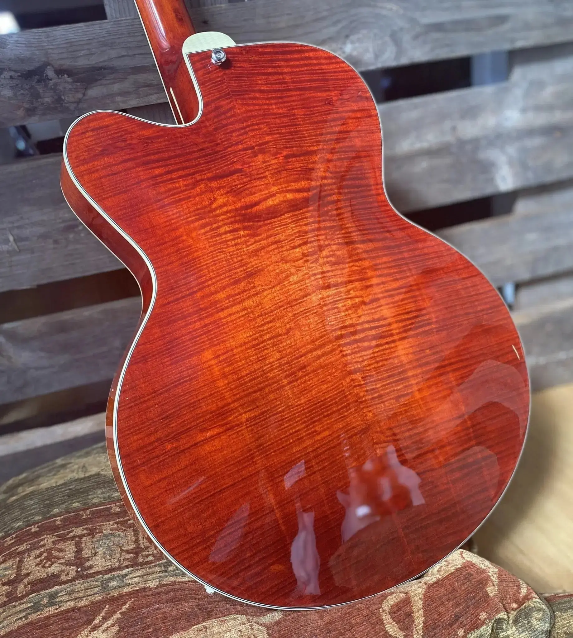 Eastman AR503CE (Custom Pro Exclusive) Solid Carved Top Archtop - Image 4