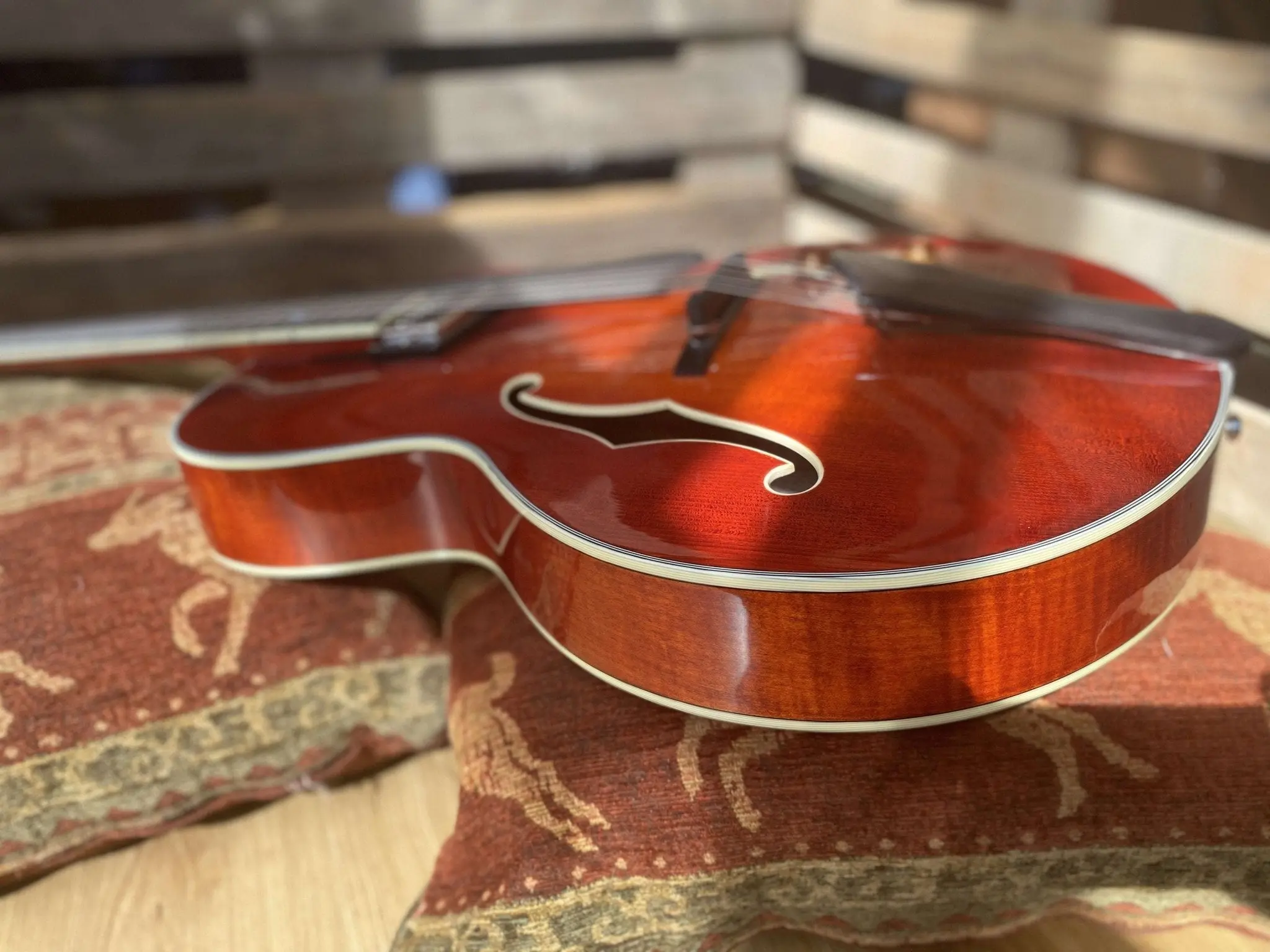 Eastman AR503CE (Custom Pro Exclusive) Solid Carved Top Archtop - Image 8