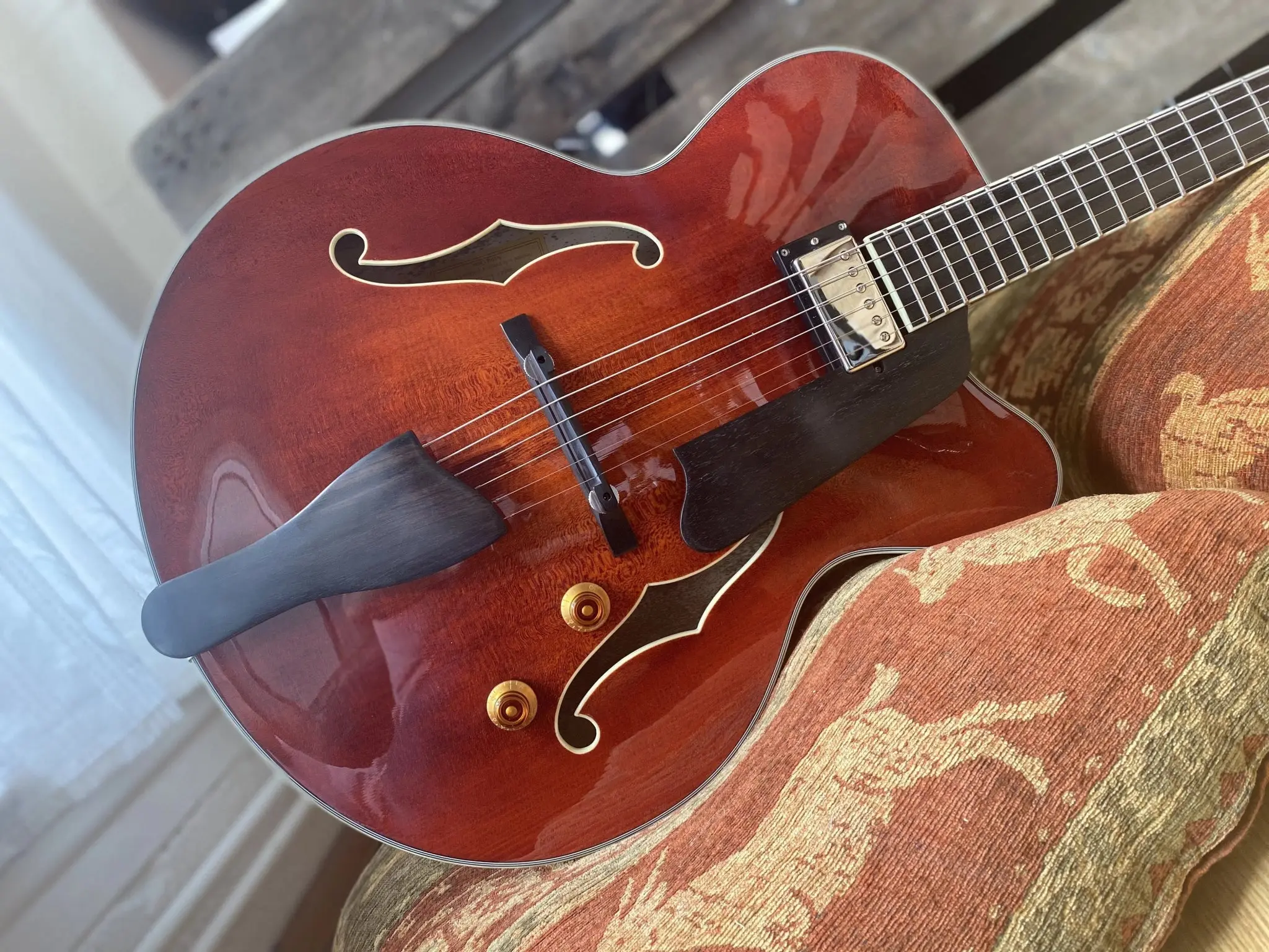 Eastman AR503CE (Custom Pro Exclusive) Solid Carved Top Archtop - Image 9
