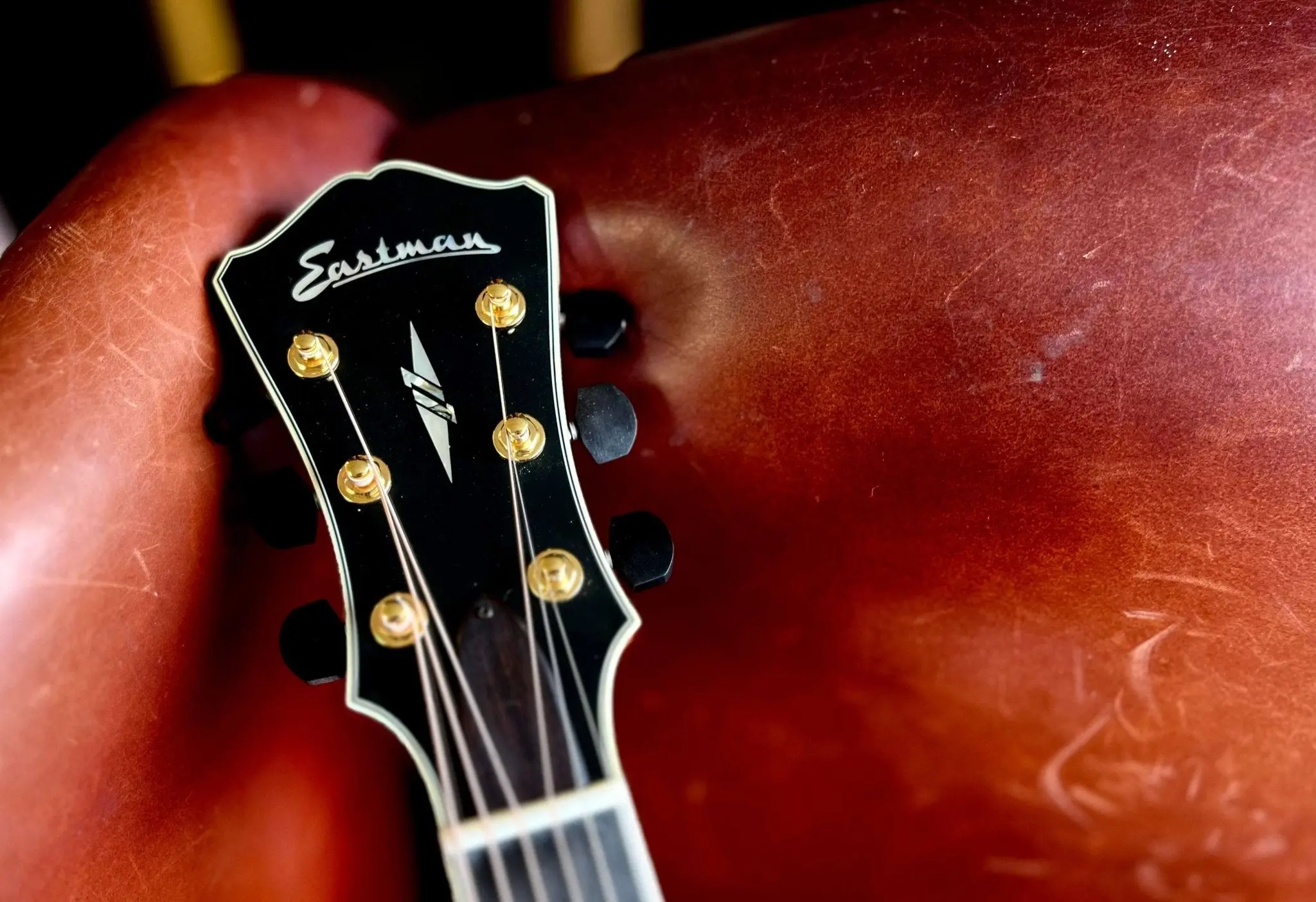 Eastman AR805CE GB Arch Top Semi Acoustic Guitar  (Price inc. Custom Pro Setup Package) - Image 11
