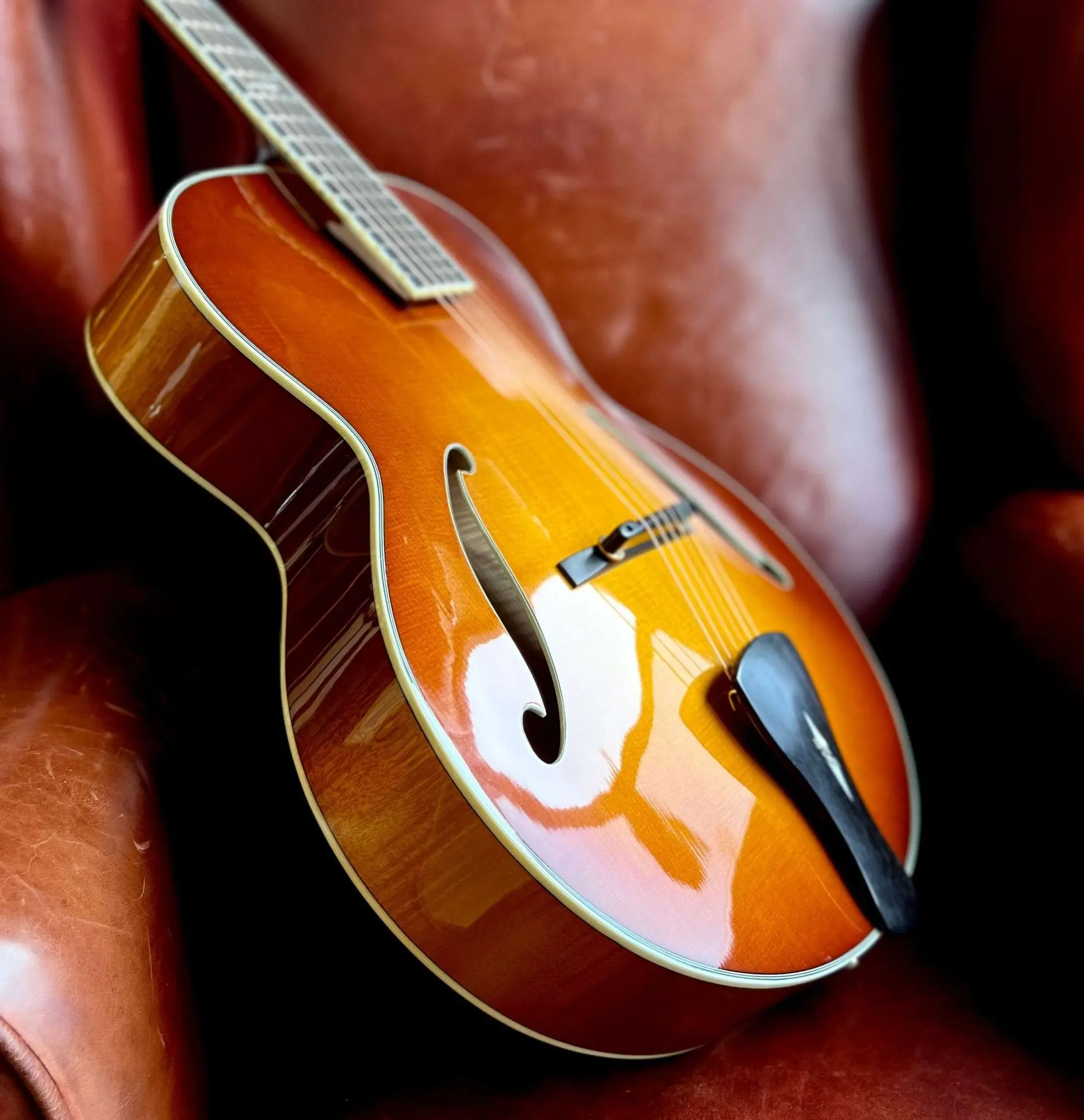 Eastman AR805CE GB Arch Top Semi Acoustic Guitar  (Price inc. Custom Pro Setup Package) - Image 2