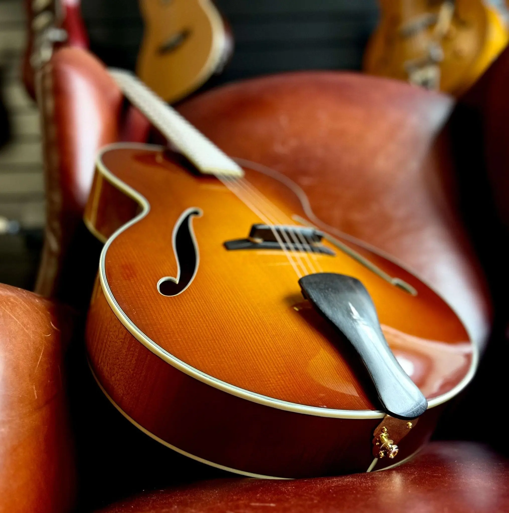 Eastman AR805CE GB Arch Top Semi Acoustic Guitar  (Price inc. Custom Pro Setup Package) - Image 8