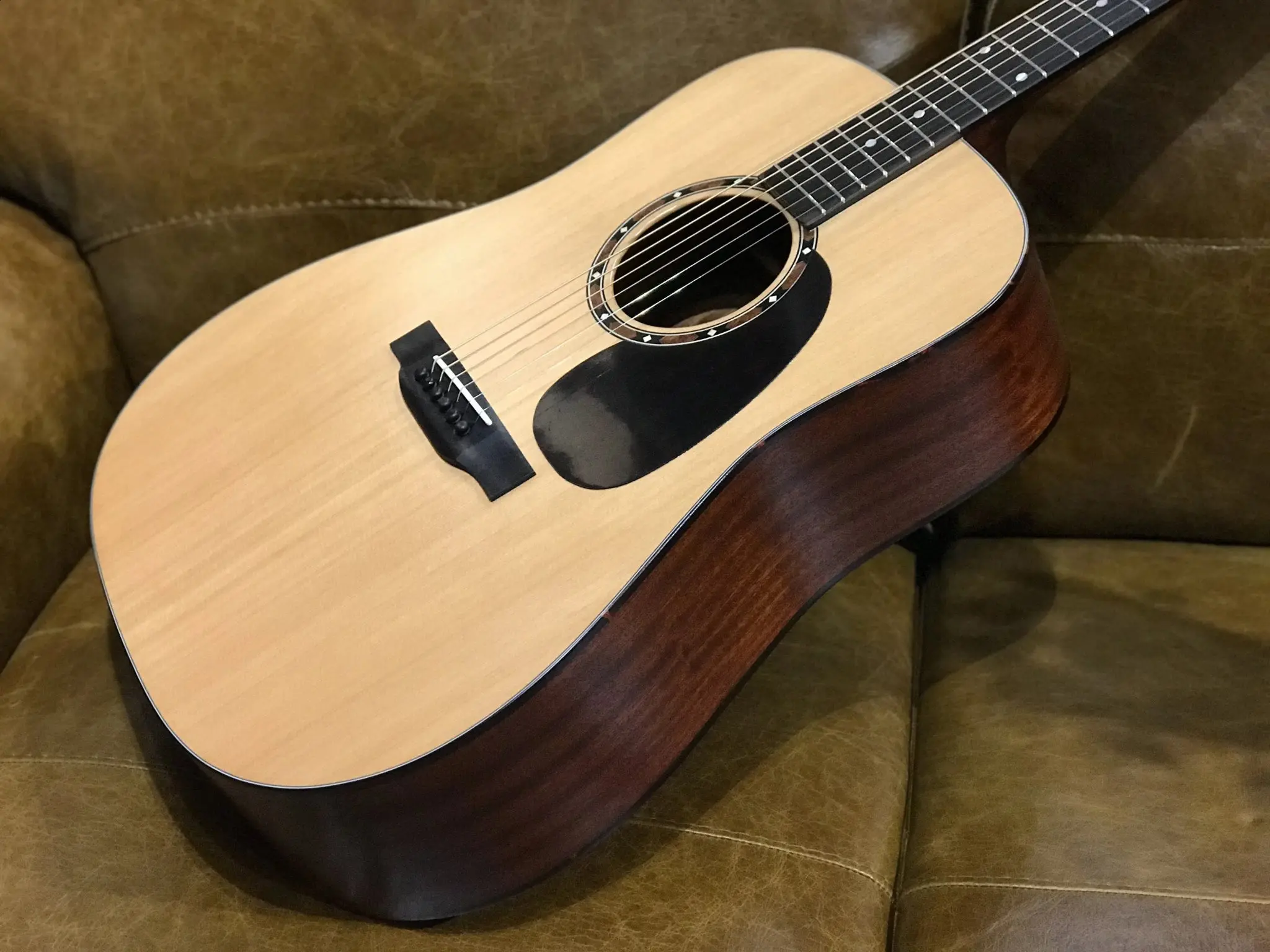 Eastman E2D CD  (Price inc. Custom Pro Setup Package) - Image 9