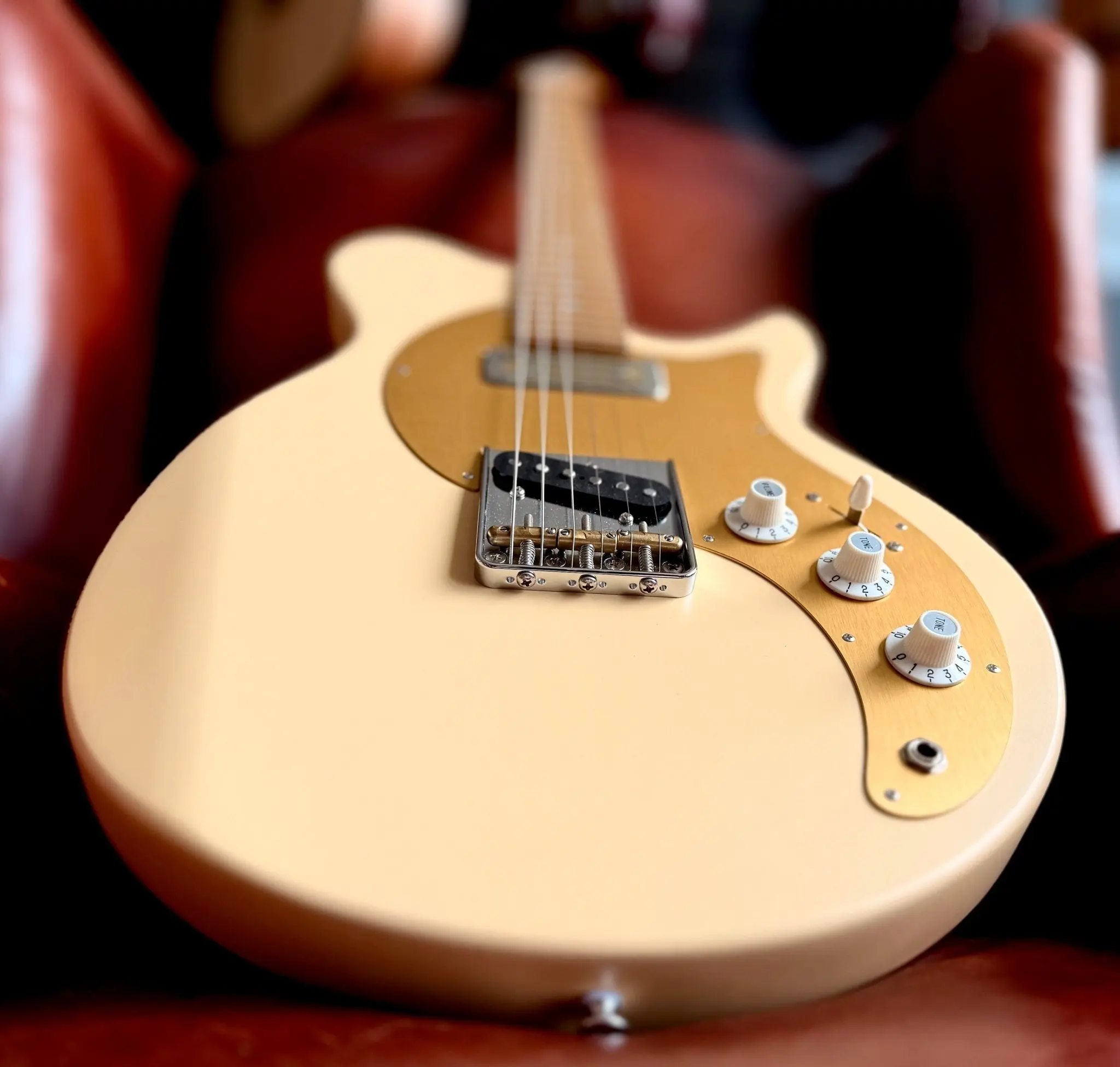 Eastman Fullertone SC52 Desert Sand  (Price inc. Custom Pro Setup Package) - Image 12