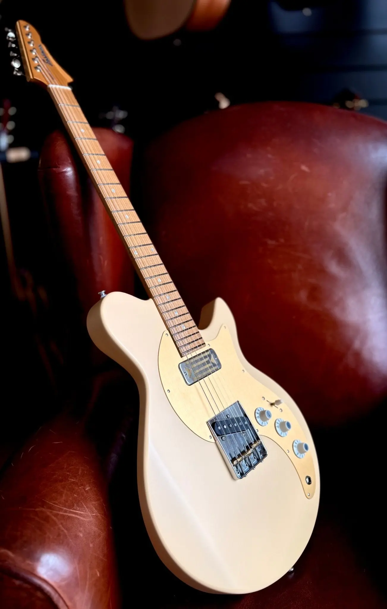 Eastman Fullertone SC52 Desert Sand  (Price inc. Custom Pro Setup Package) - Image 13