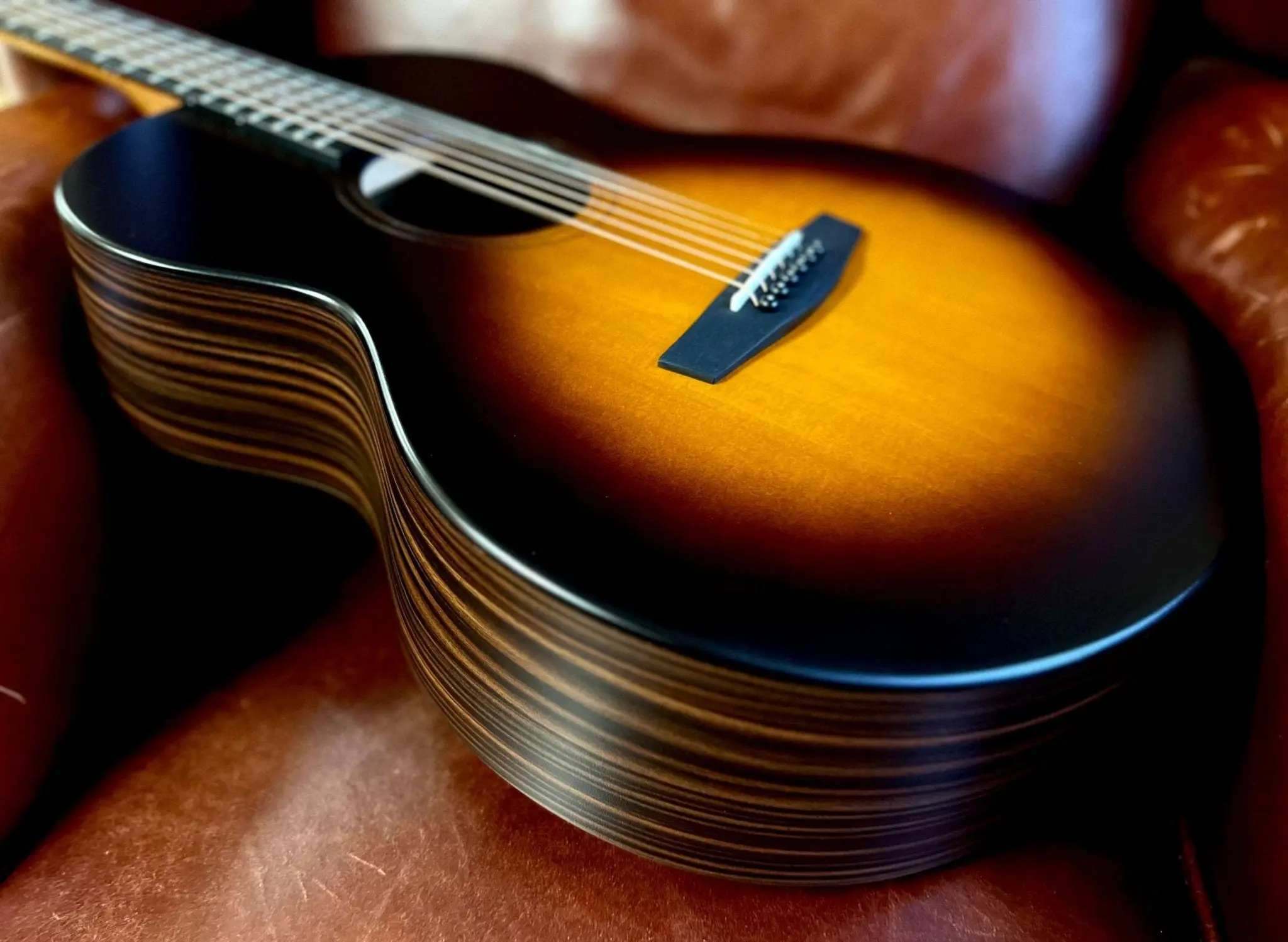 Enya EA-X1 PRO Sunbrust,41" Solid Spruce with Rosewood HPL Guitar+ Gig Bag+Accessories(String+Capo+ Pick+Strap+Wrench+ Cleaning Cloth) w' £225 Custom Pro Setup Package Included - Image 7