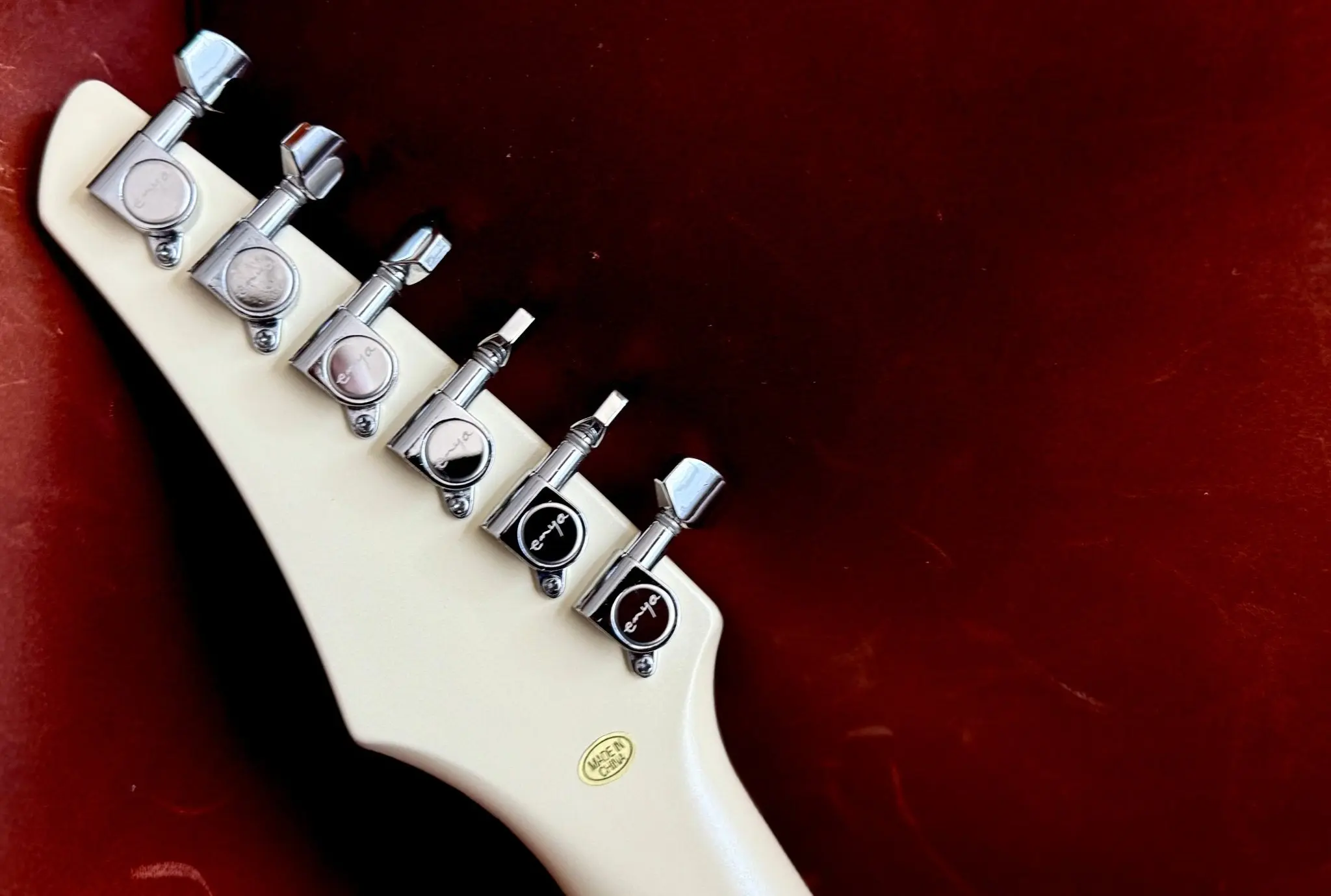 Enya Inspire Electric Smart Guitar in White - Image 12