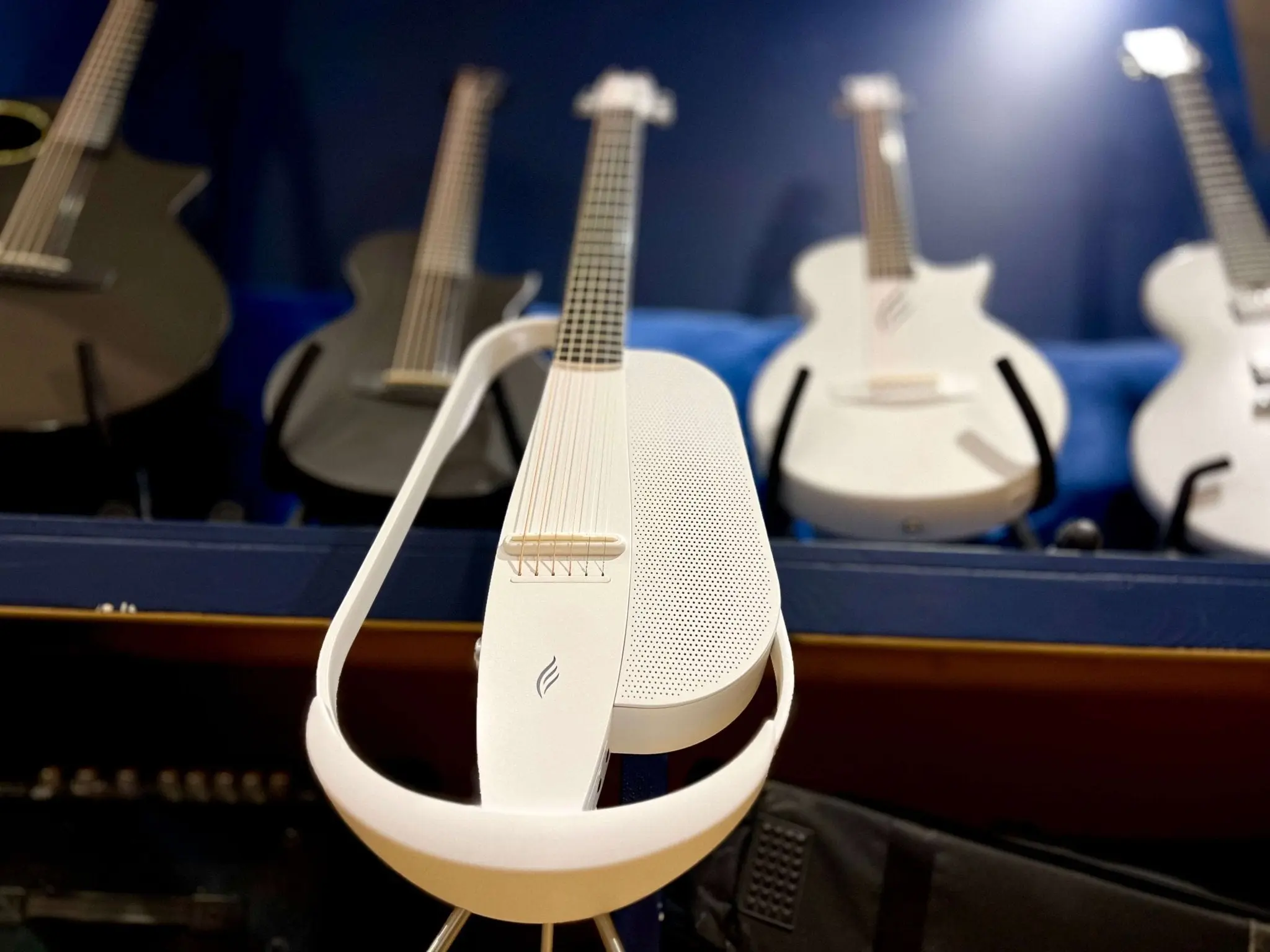 Enya NEXG2 White Guitar and Looper Pedal & Mic Package - Image 5
