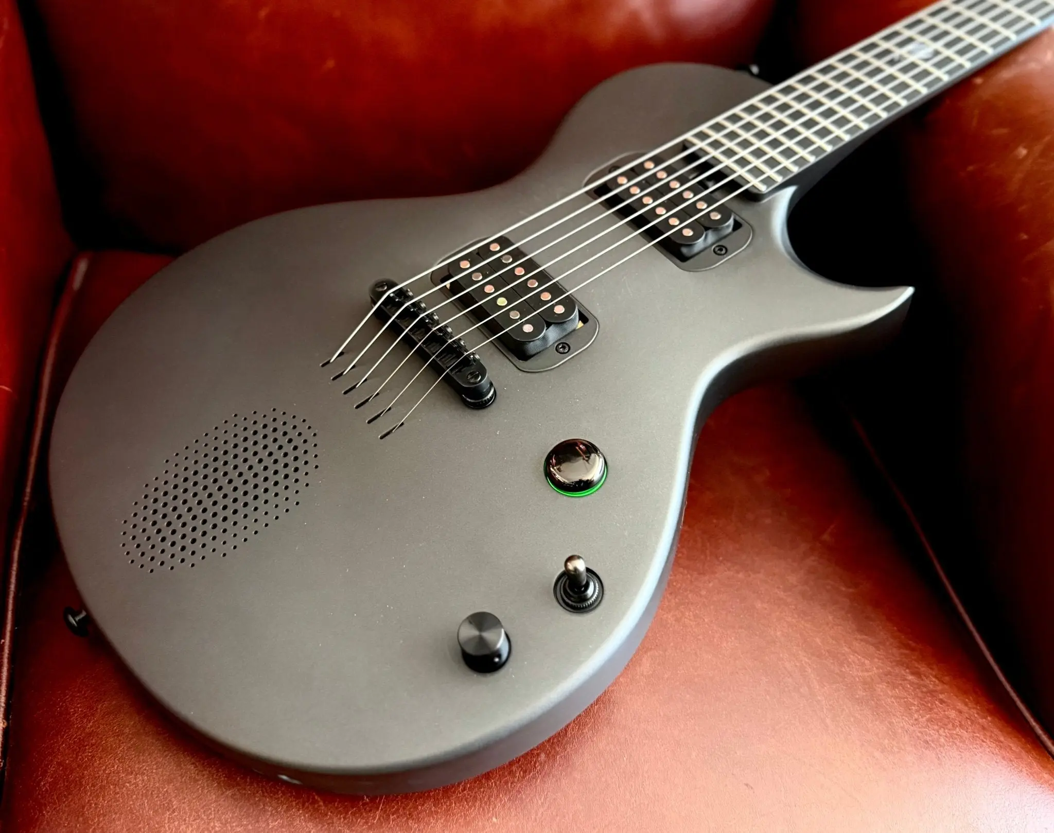 Enya Nova Go Sonic Black, Electric Guitar (Guitar with case and accessories) - Image 3