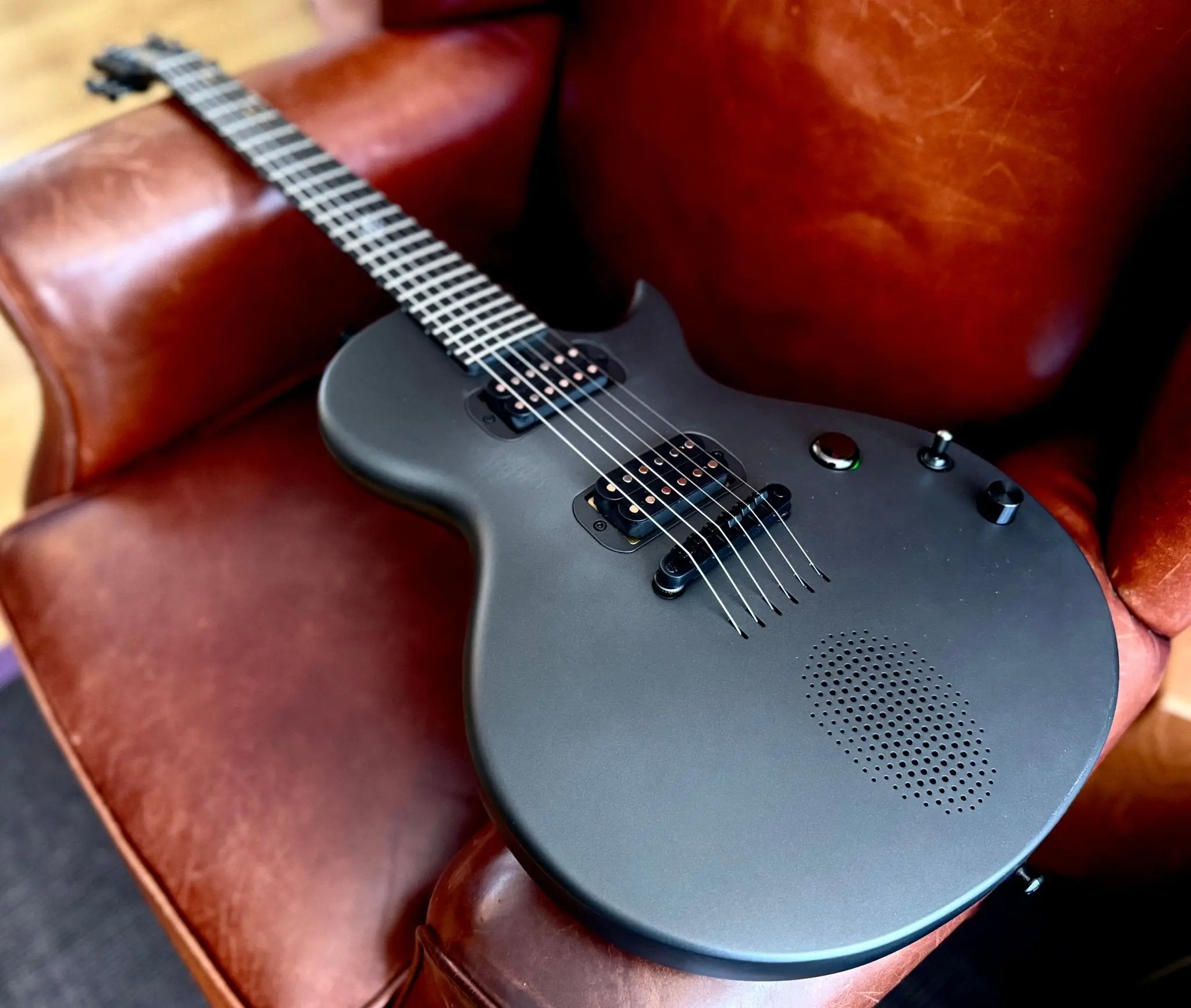 Enya Nova Go Sonic Black, Electric Guitar (Guitar with case and accessories) - Image 7