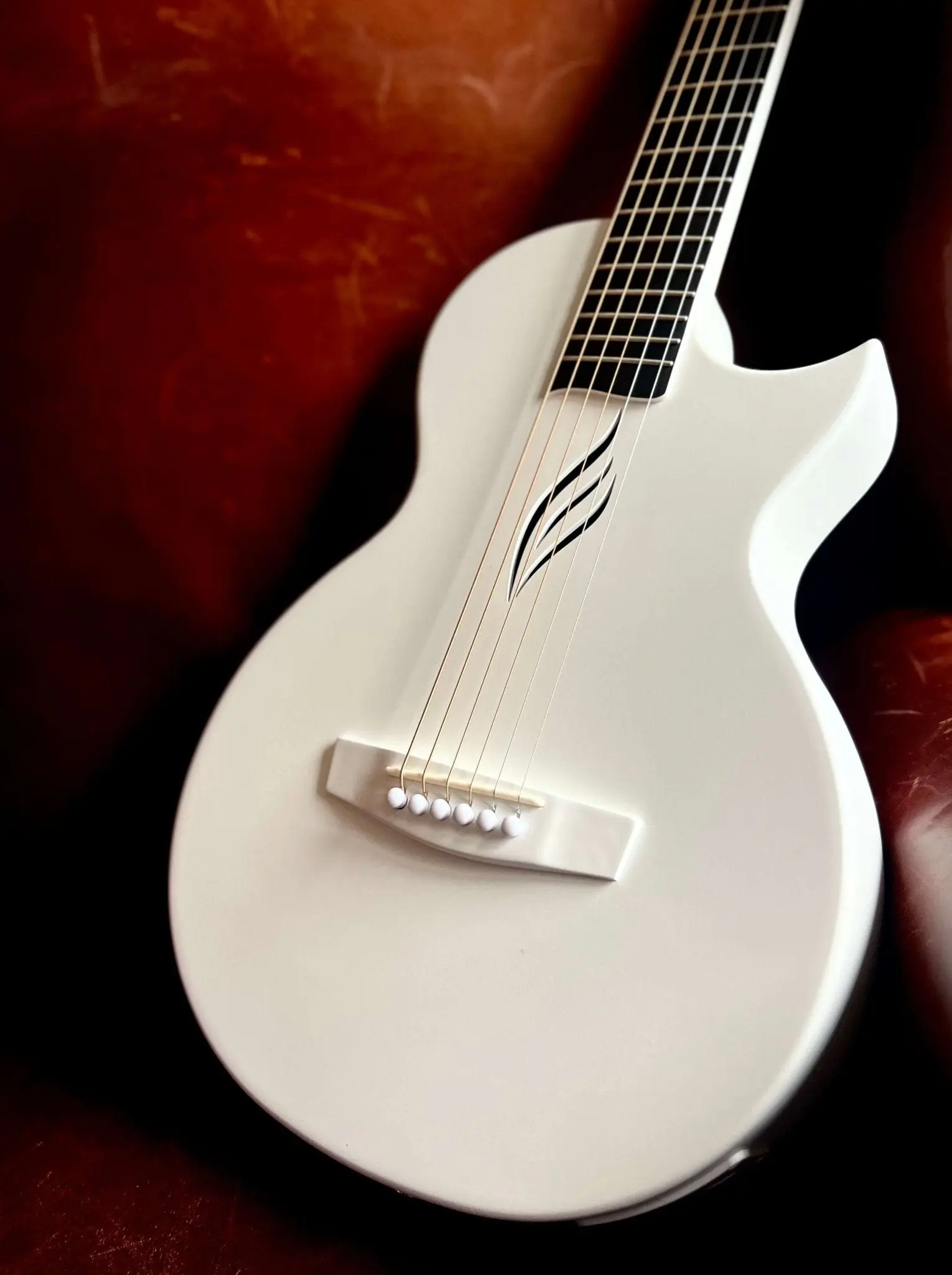 Enya Nova GO SP1-WH White  Nova Go Carbo fibre electro guitar with Bluetooth - Image 16