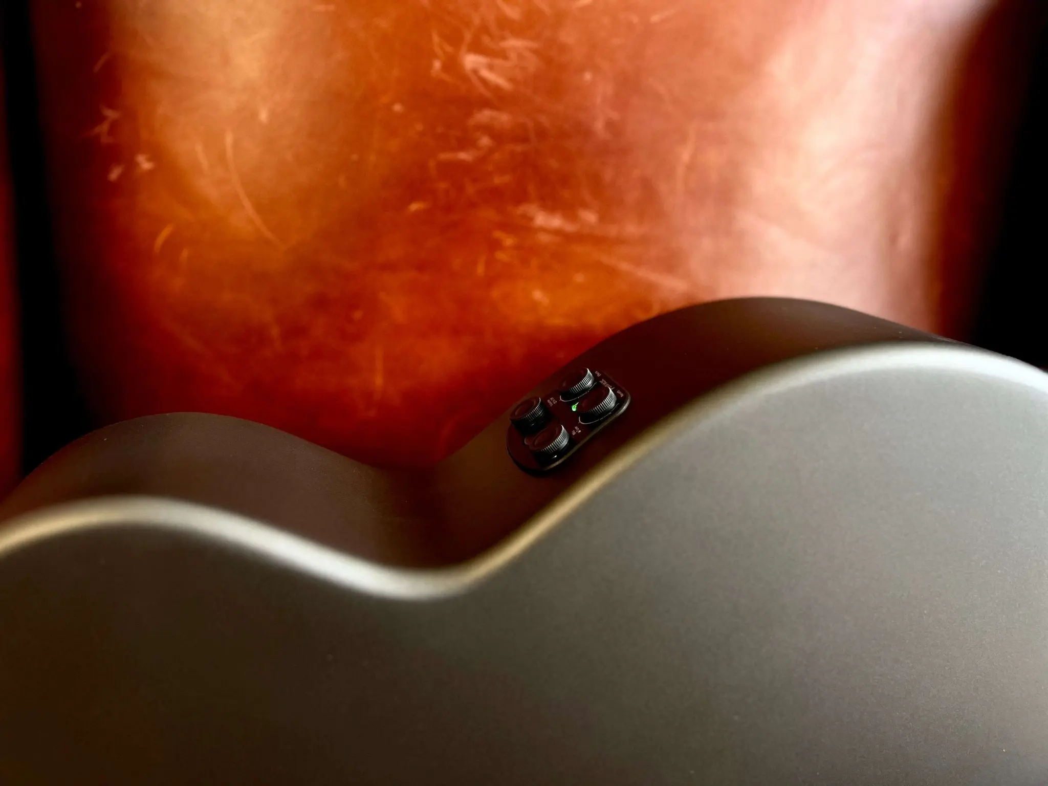 Enya X4 PRO Carbon Fibre Electro-Acoustic Travel Guitar - Image 11
