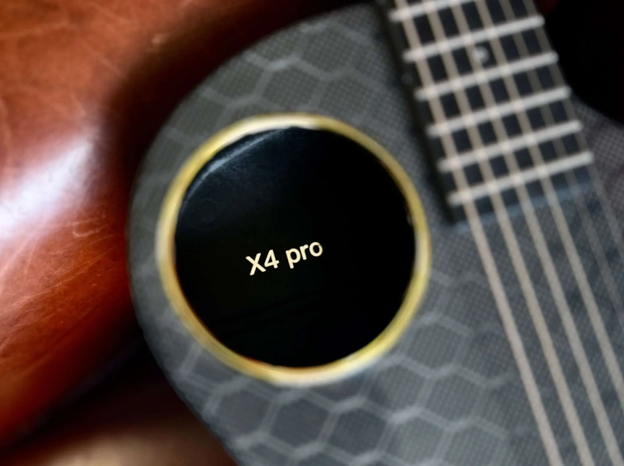 Enya X4 PRO Carbon Fibre Electro-Acoustic Travel Guitar - Image 17
