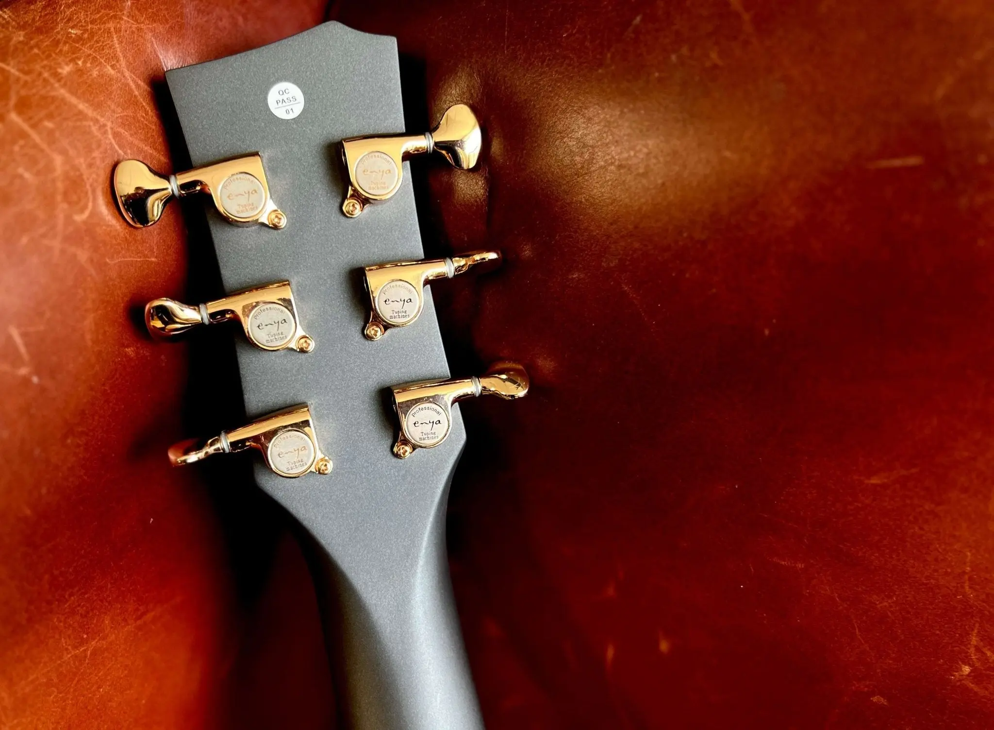 Enya X4 PRO Carbon Fibre Electro-Acoustic Travel Guitar - Image 5