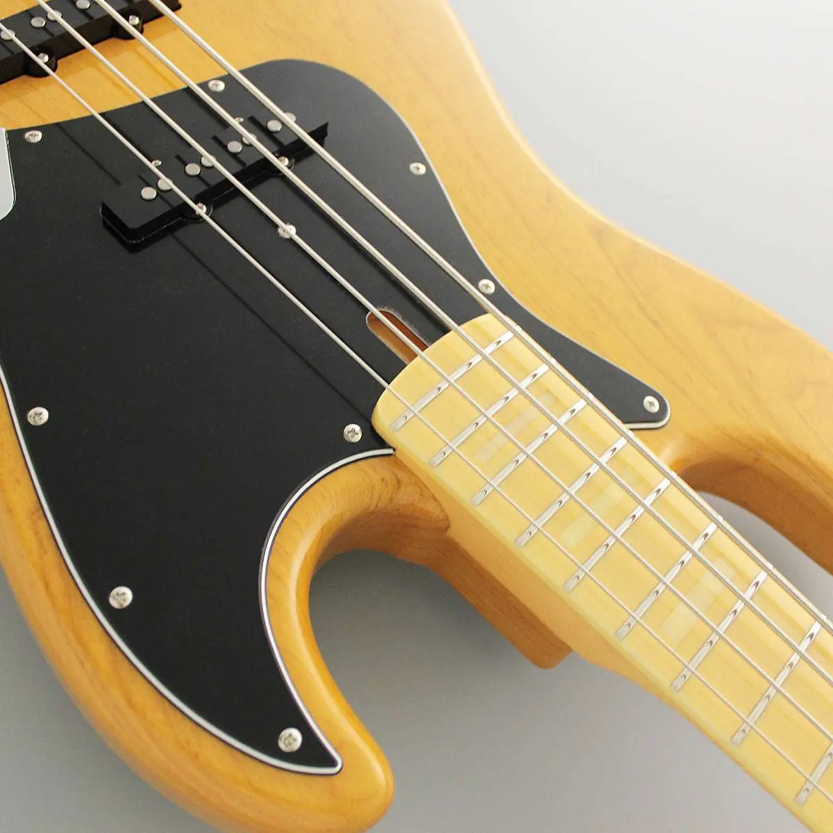 FGN Neoclassic NJB100MBAH, Vintage Natural Bass Guitar - Image 5