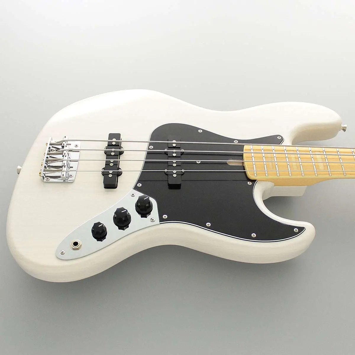 FGN Neoclassic NJB100MBAH, White Blonde Bass Guitar - Image 3