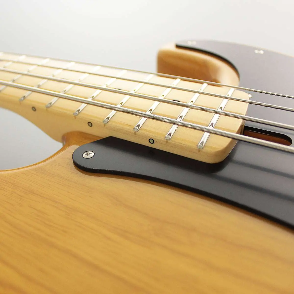 FGN Neoclassic NPB100MAH, Vintage Natural Bass Guitar - Image 3