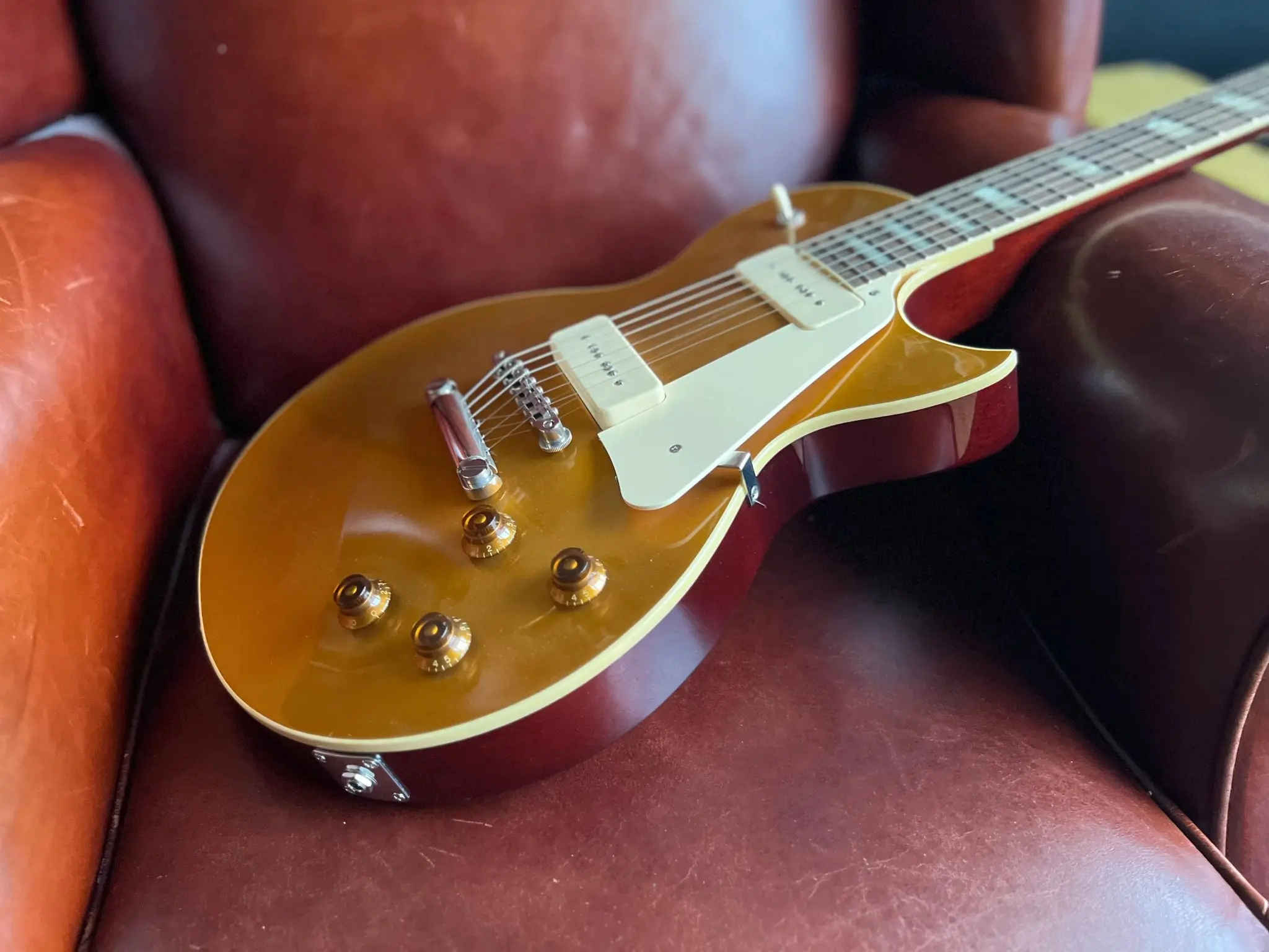 FGN Neo Classic NLS11RMP, Antique Gold Electric Guitar - Image 3