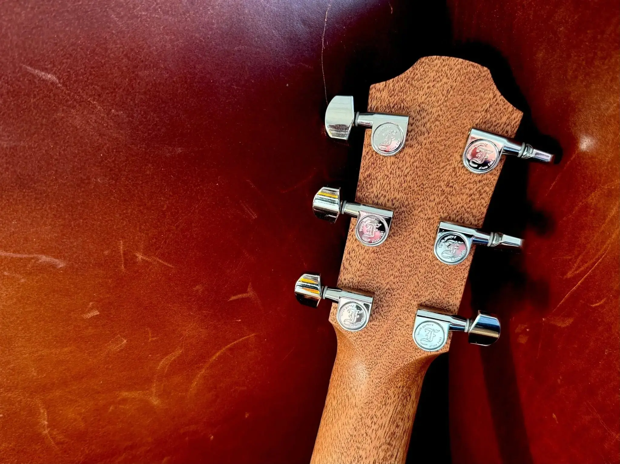 Furch Pioneer CM Left Handed : Western red cedar top with African mahogany back and sides (Furch Mini / Travel Guitar) (2026 CNR Active Upgrade Model) - Image 10