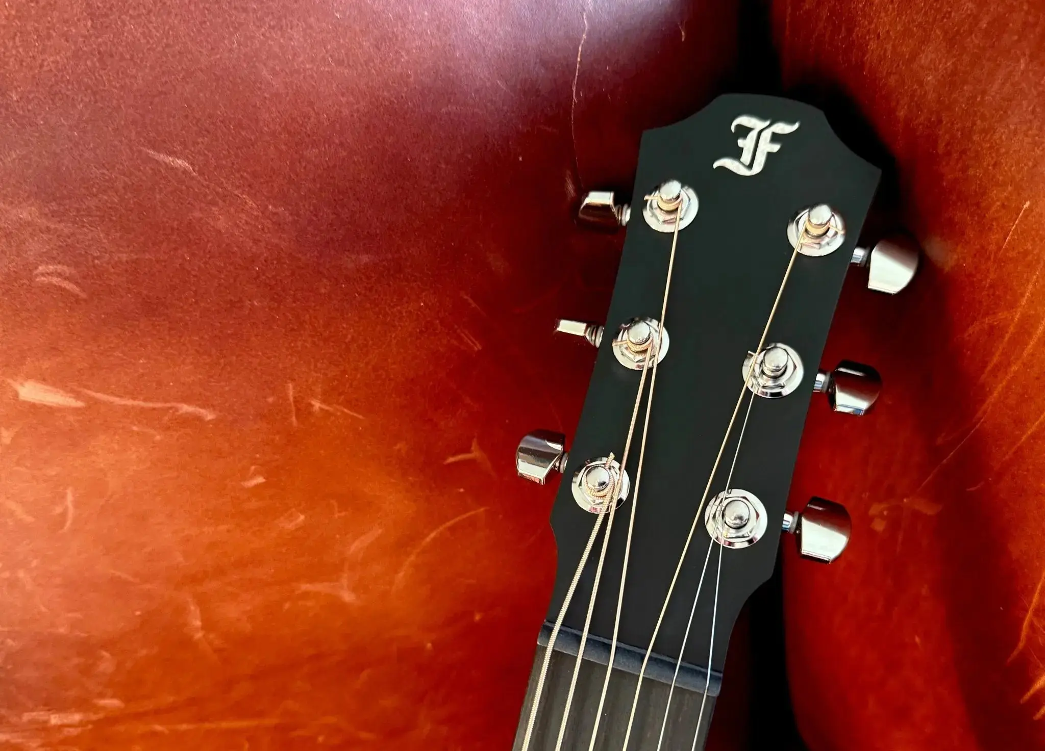 Furch Pioneer CM Left Handed : Western red cedar top with African mahogany back and sides (Furch Mini / Travel Guitar) (2026 CNR Active Upgrade Model) - Image 11