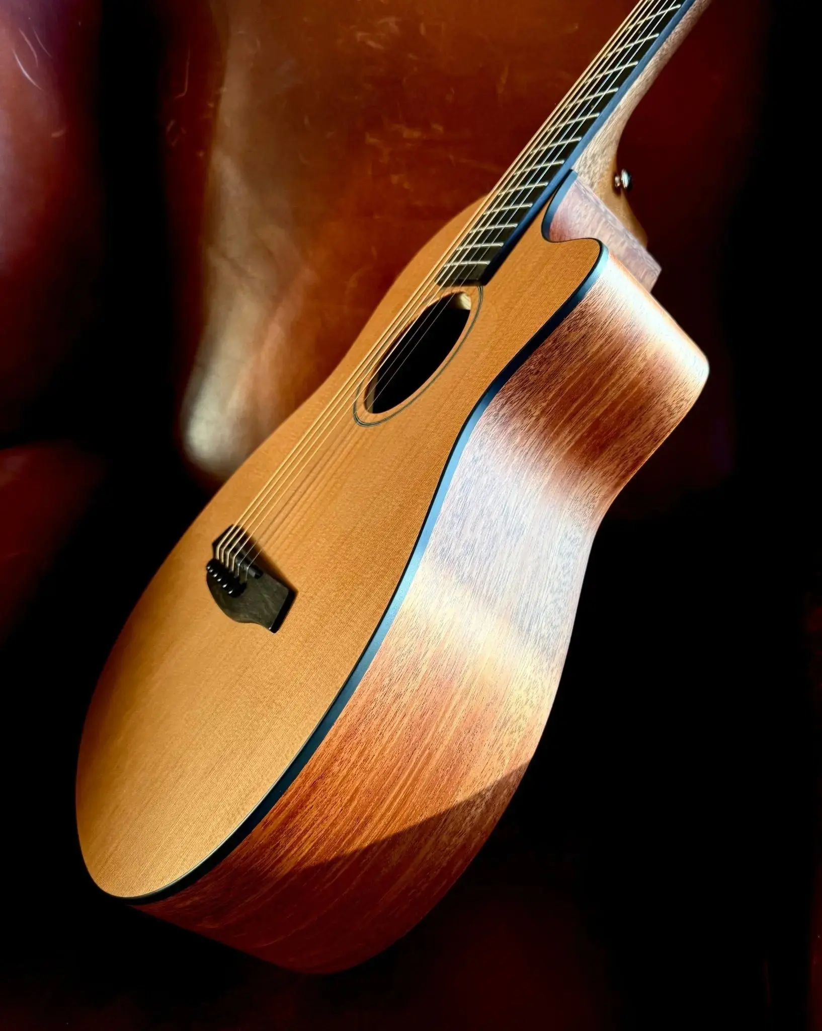 Furch Pioneer CM Left Handed : Western red cedar top with African mahogany back and sides (Furch Mini / Travel Guitar) (2026 CNR Active Upgrade Model) - Image 14