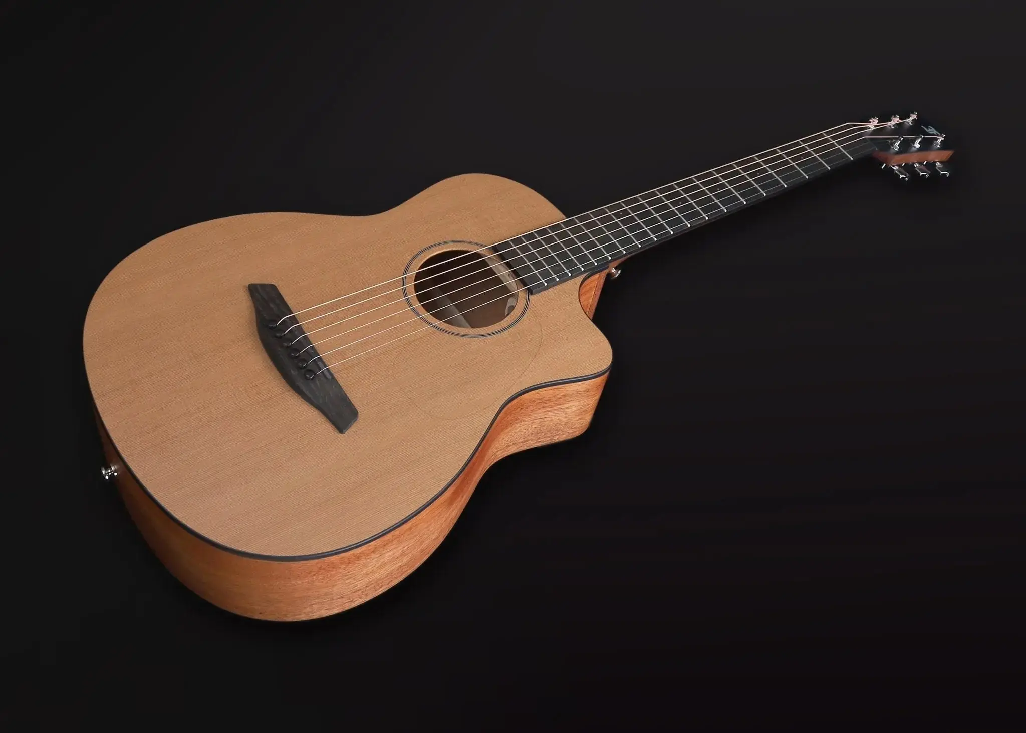 Furch Pioneer CM Left Handed : Western red cedar top with African mahogany back and sides (Furch Mini / Travel Guitar) (2026 CNR Active Upgrade Model) - Image 18
